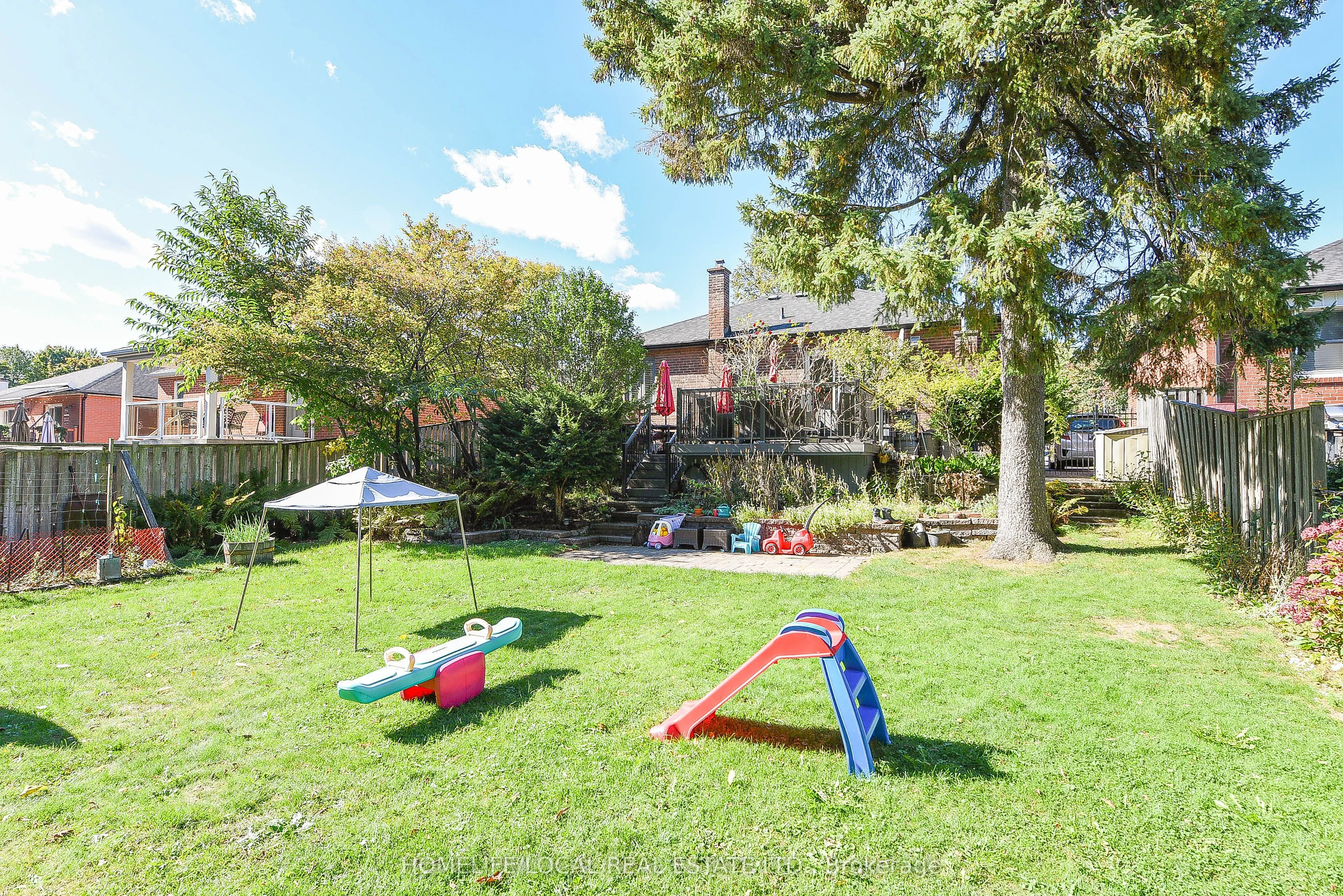 570 Exbury Crescent