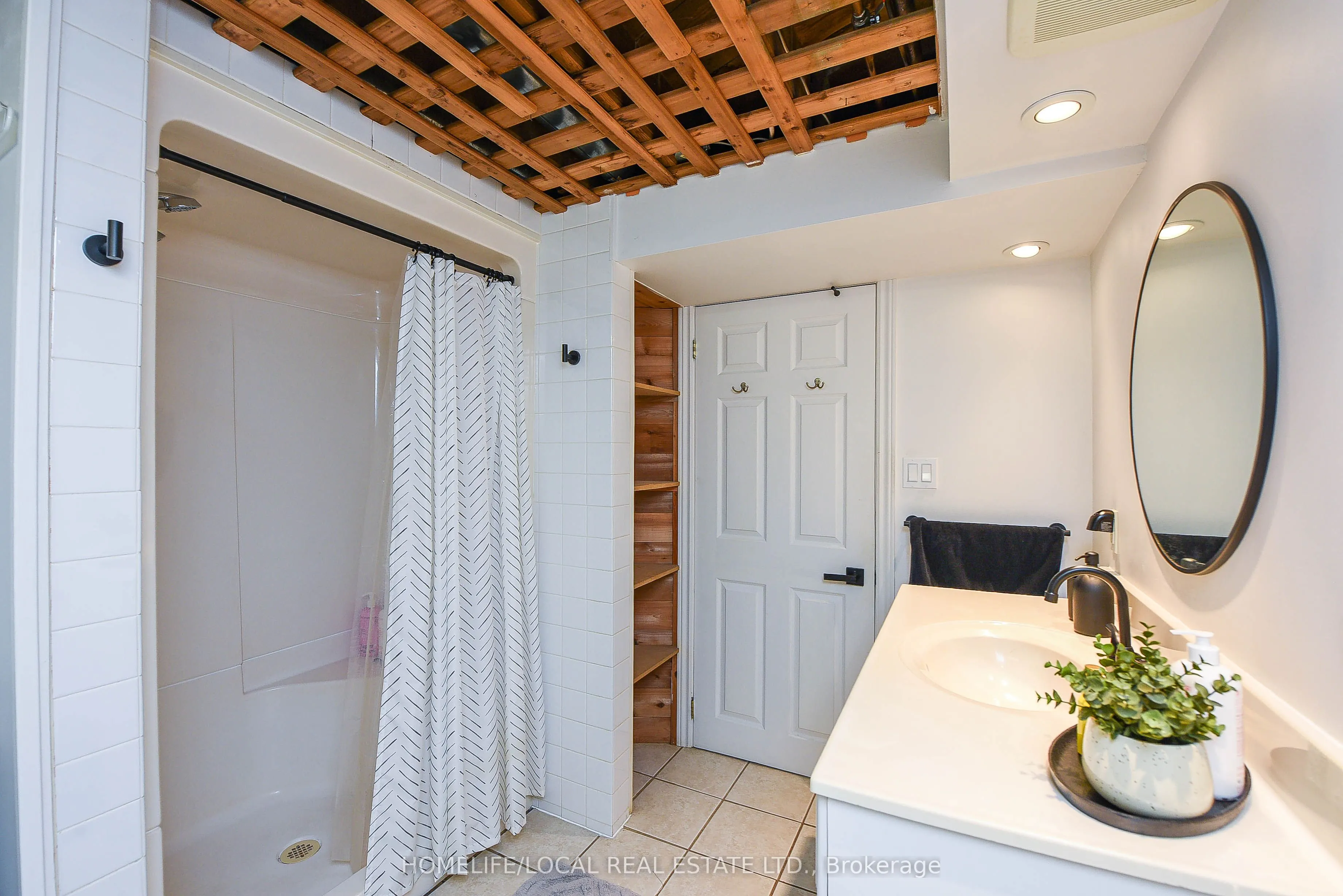 570 Exbury Crescent