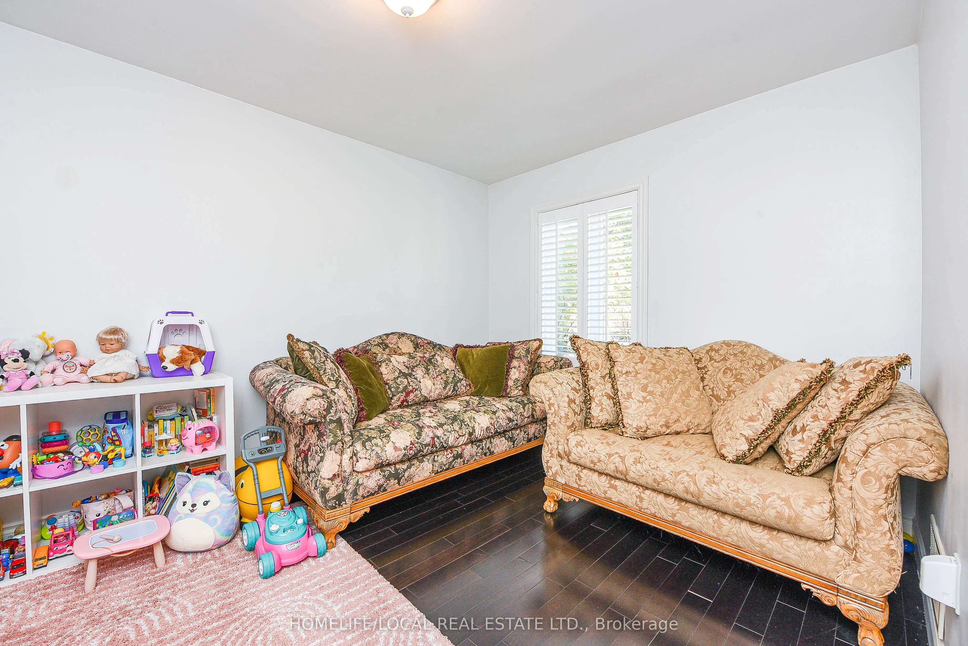 570 Exbury Crescent