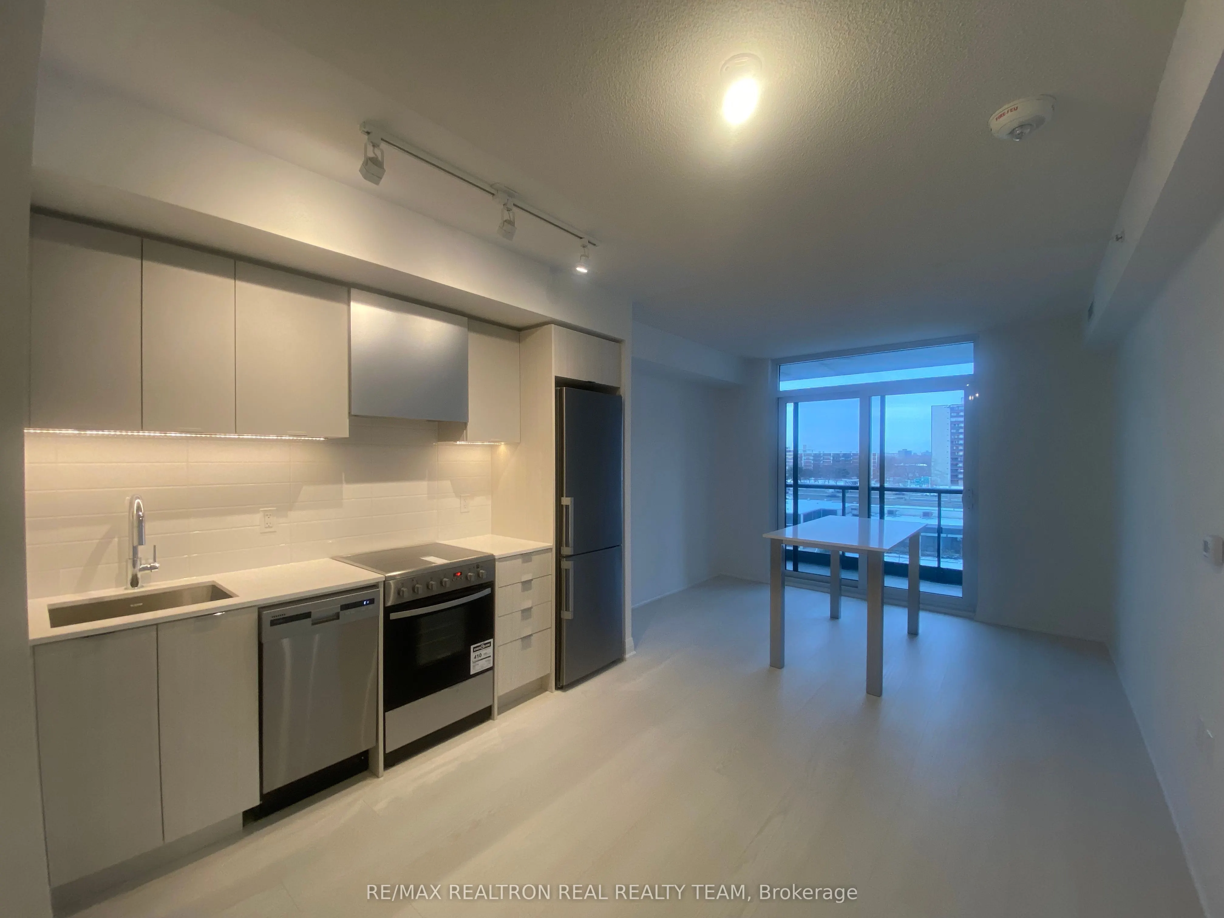 10 Gibbs Road, #502