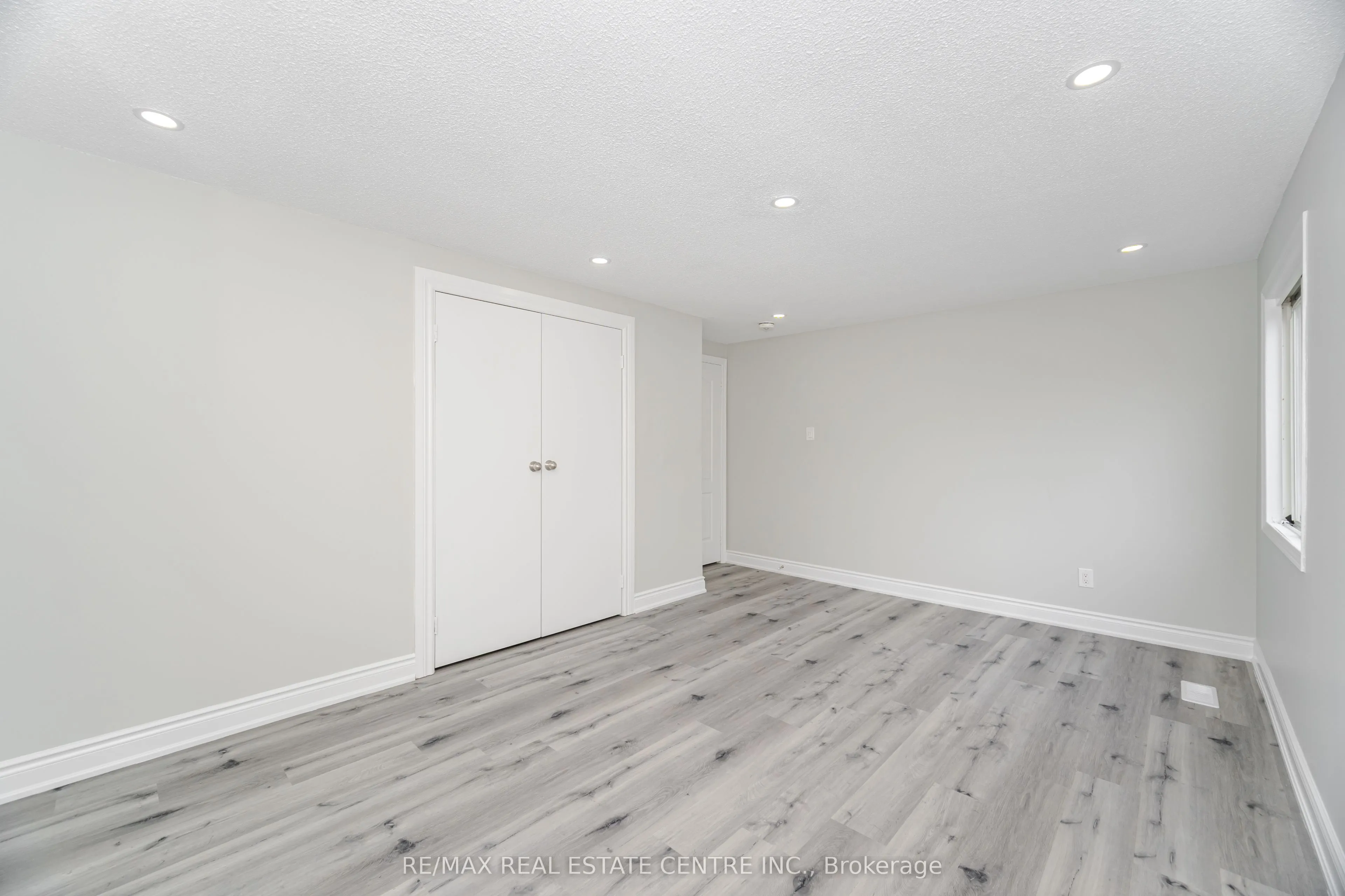 76 Moffatt Avenue