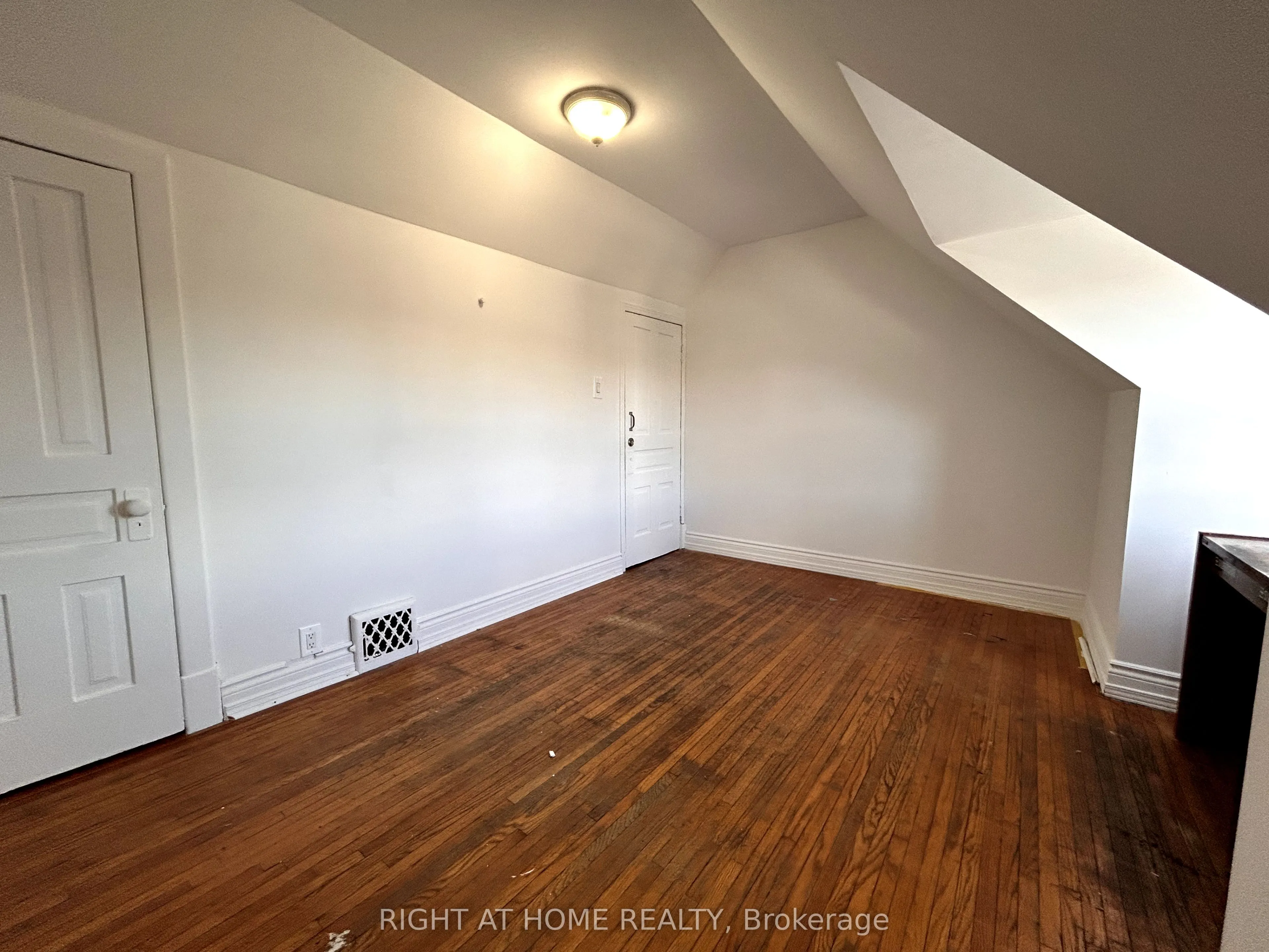 1039 Ossington Avenue W, #2