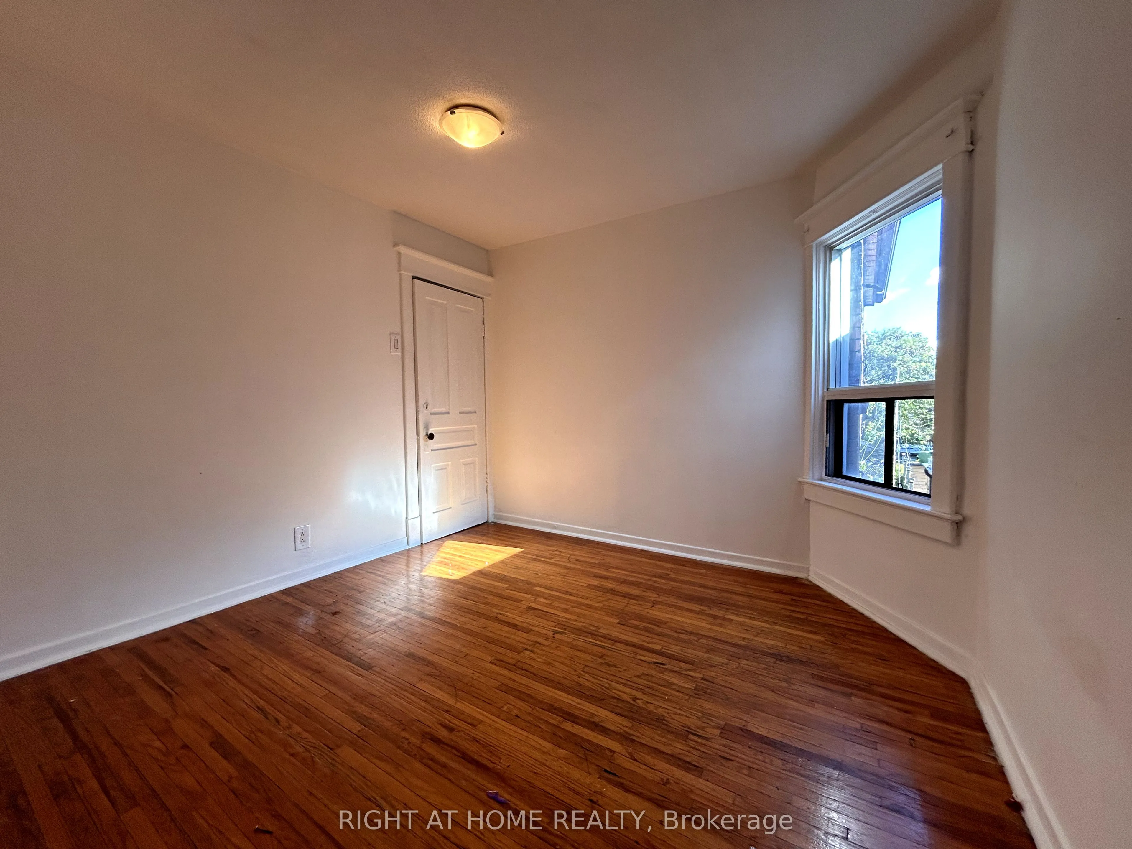 1039 Ossington Avenue W, #2