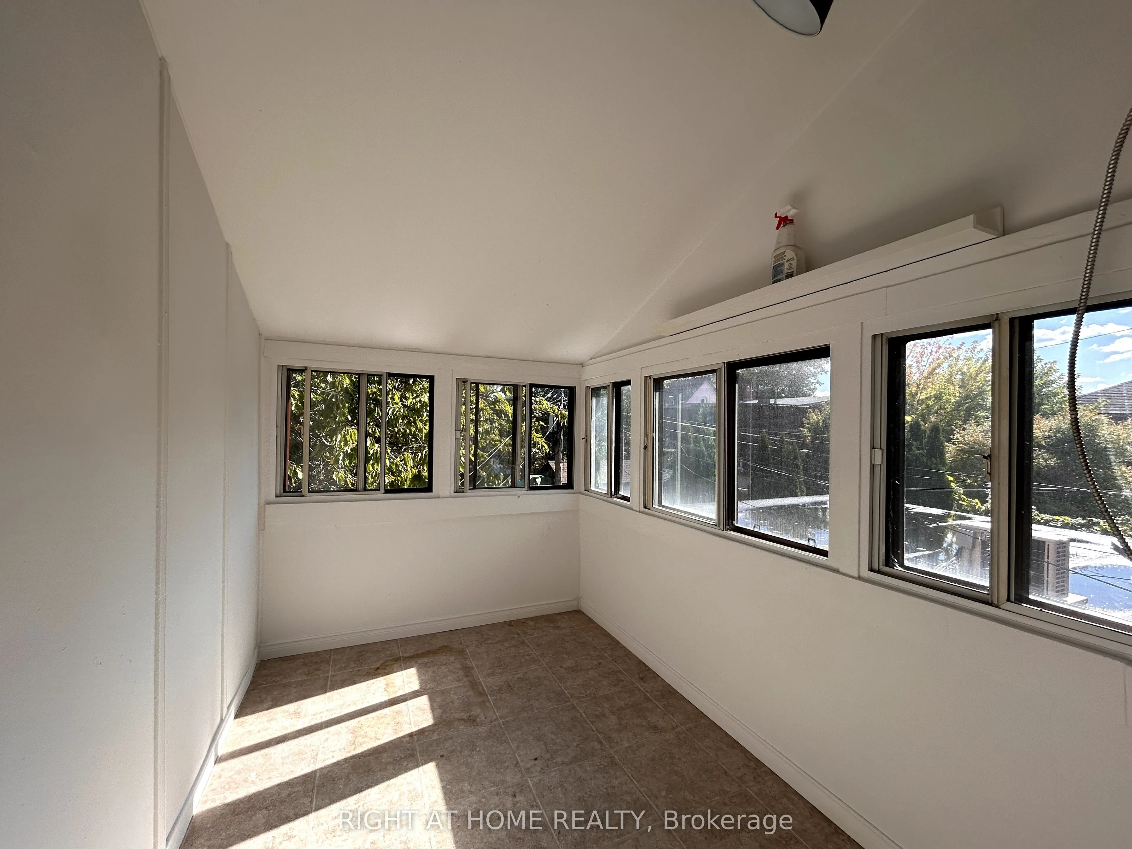 1039 Ossington Avenue W, #2