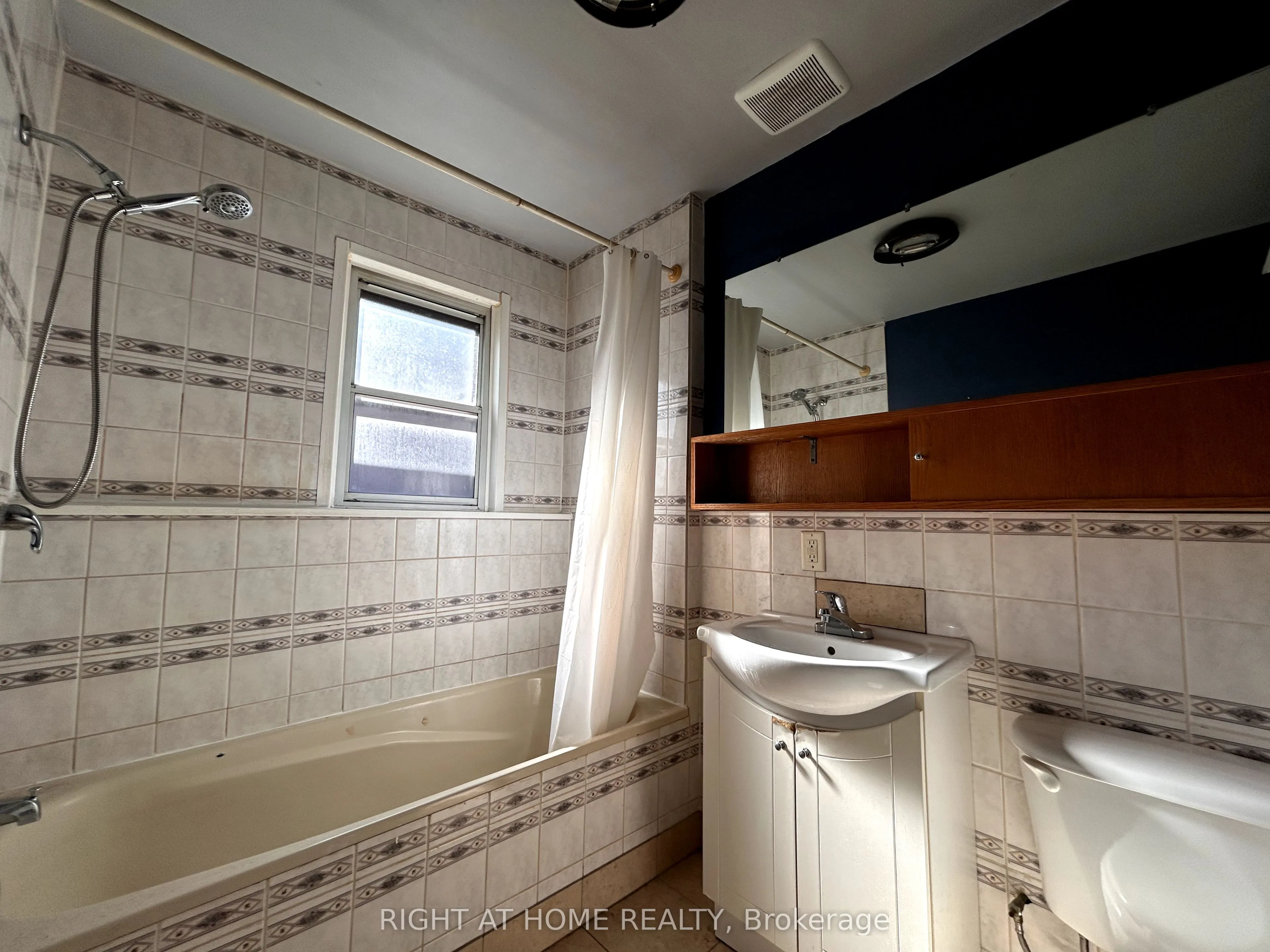 1039 Ossington Avenue W, #2