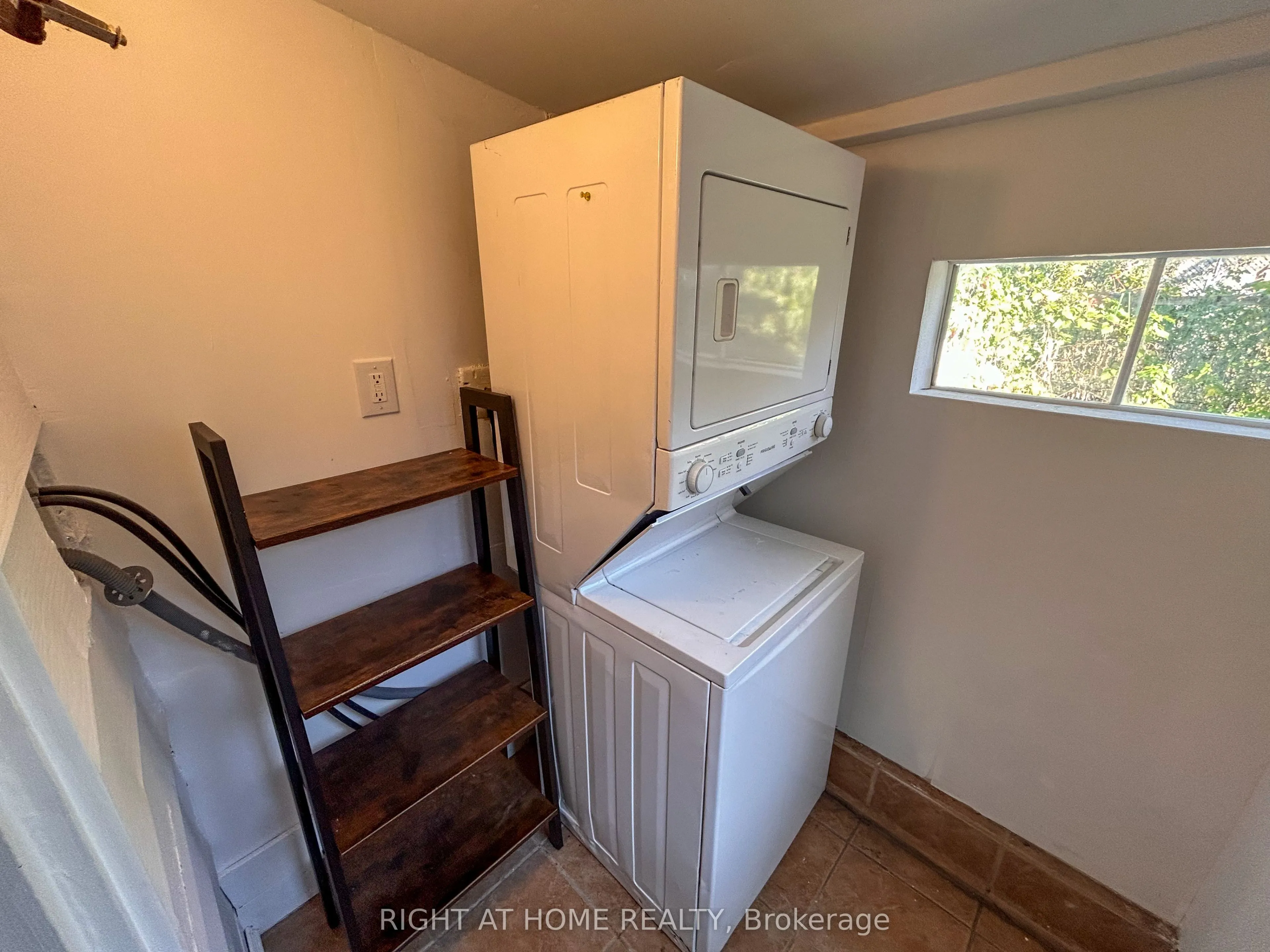 1039 Ossington Avenue W, #2