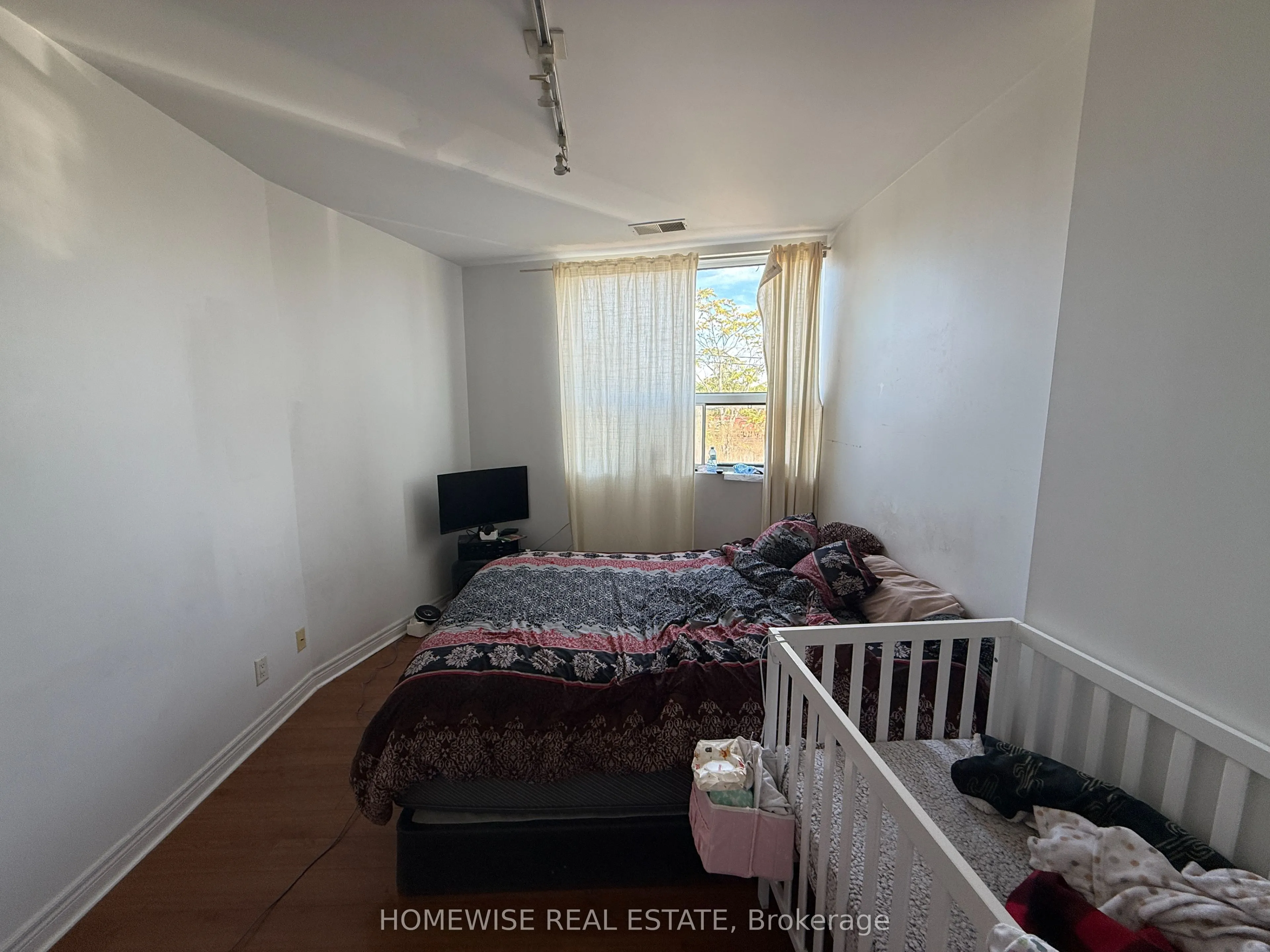 3635 Dundas Street W, #7