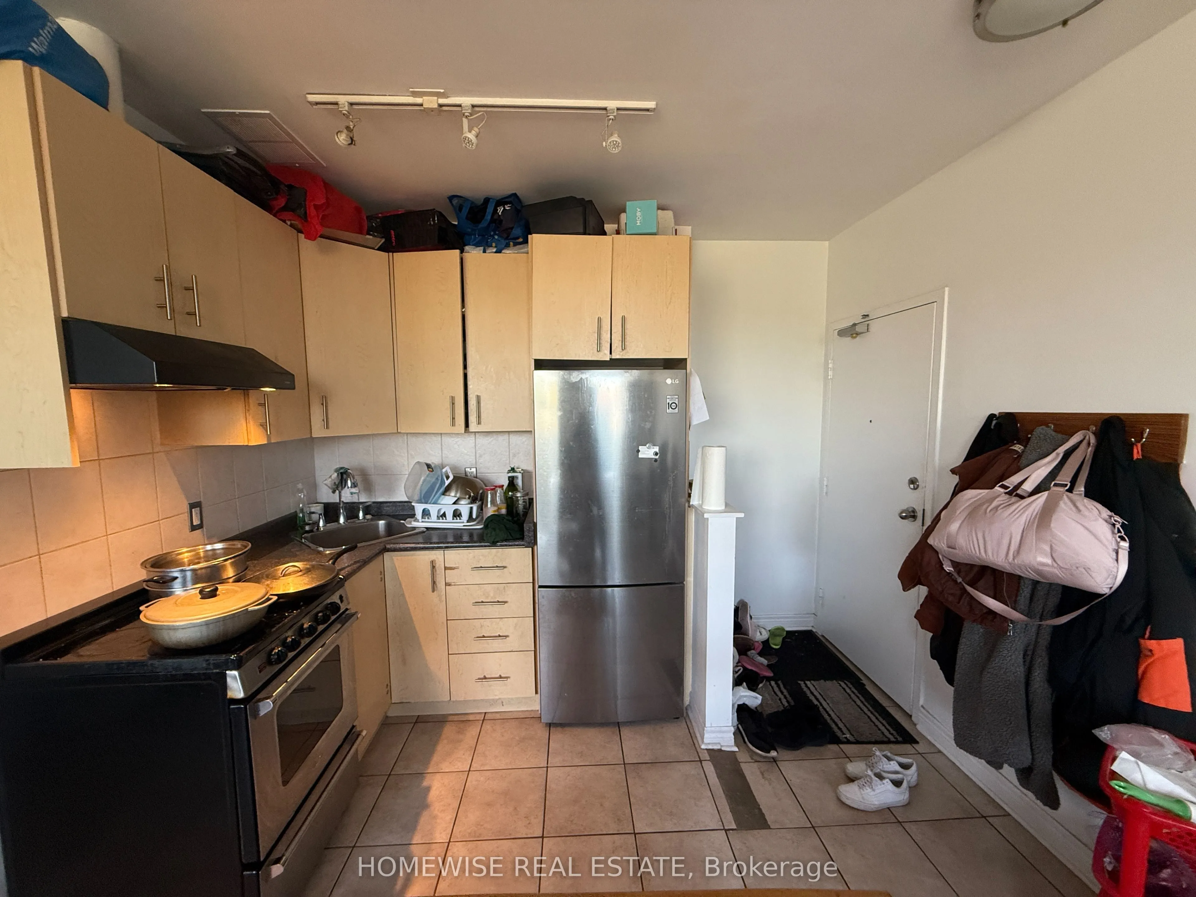 3635 Dundas Street W, #7