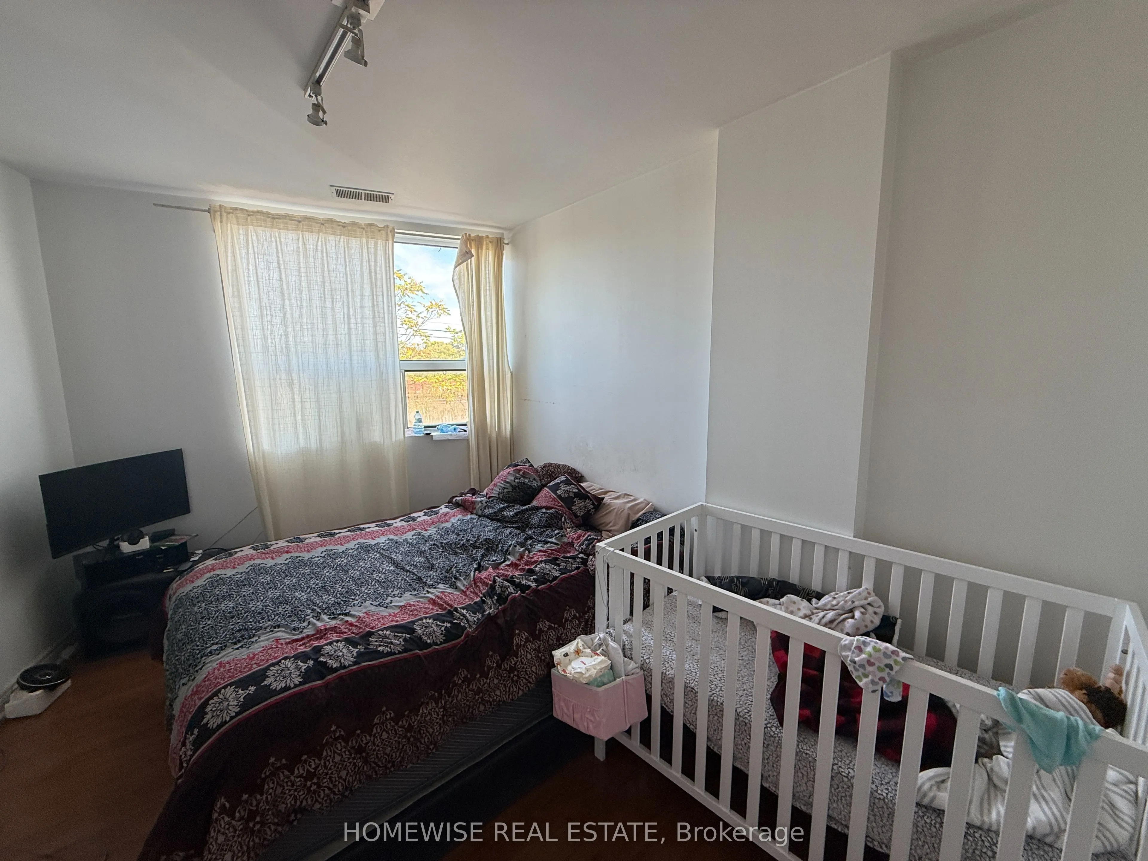 3635 Dundas Street W, #7