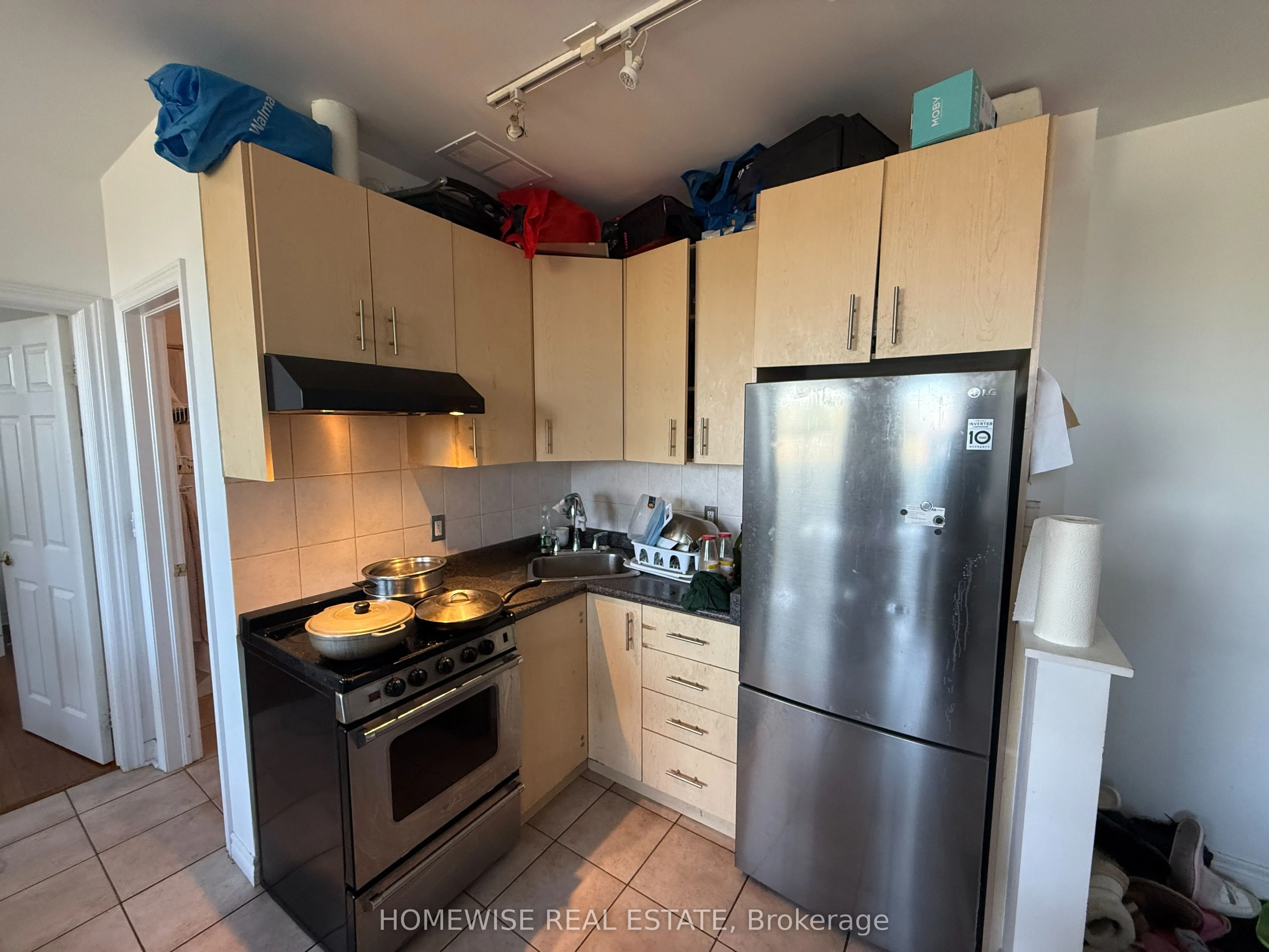 3635 Dundas Street W, #7