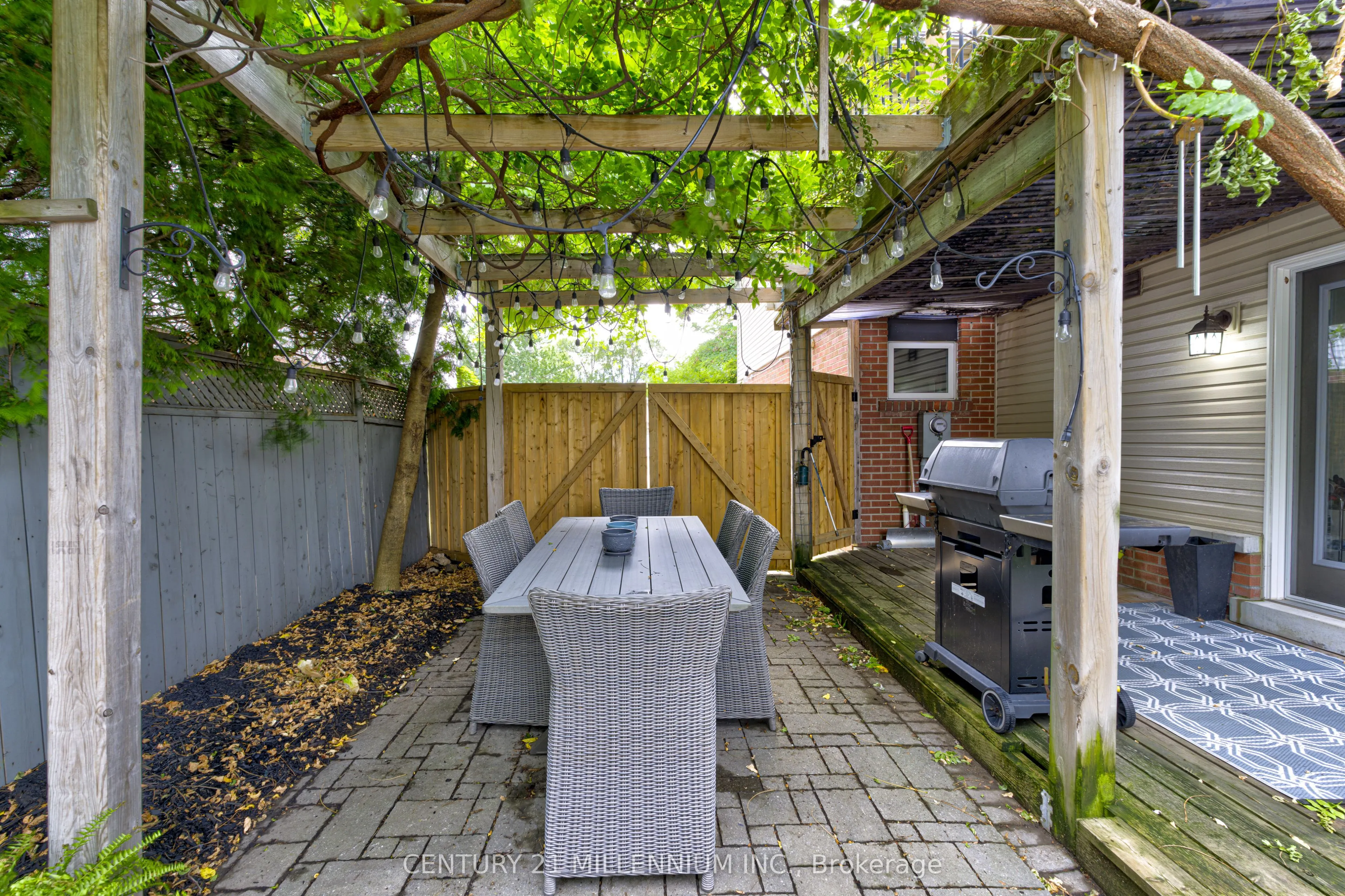 17 Evesham Crescent