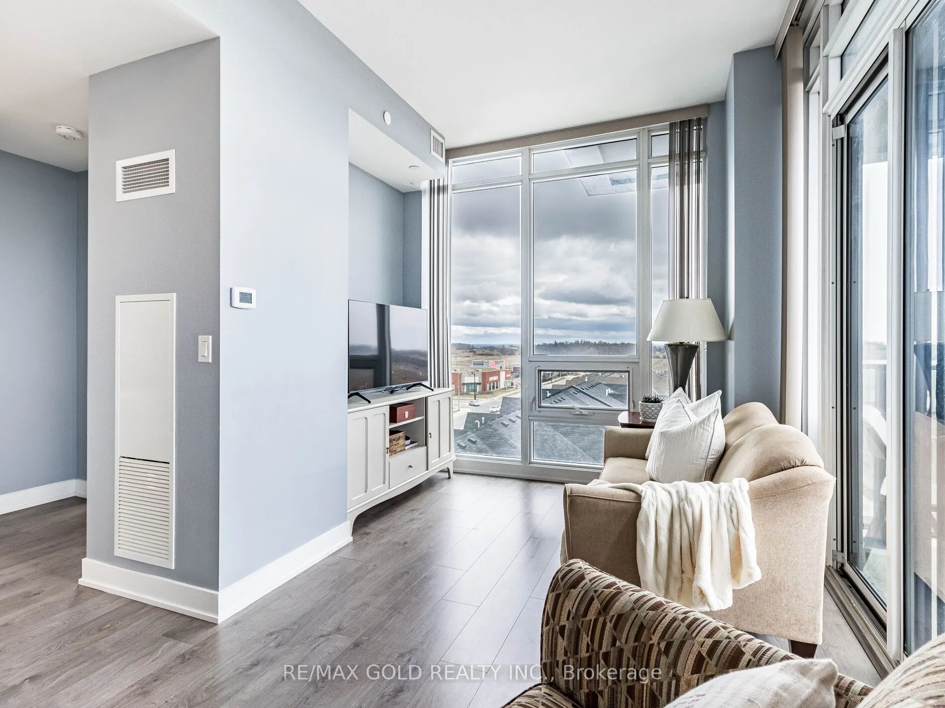 180 Veterans Drive, #609