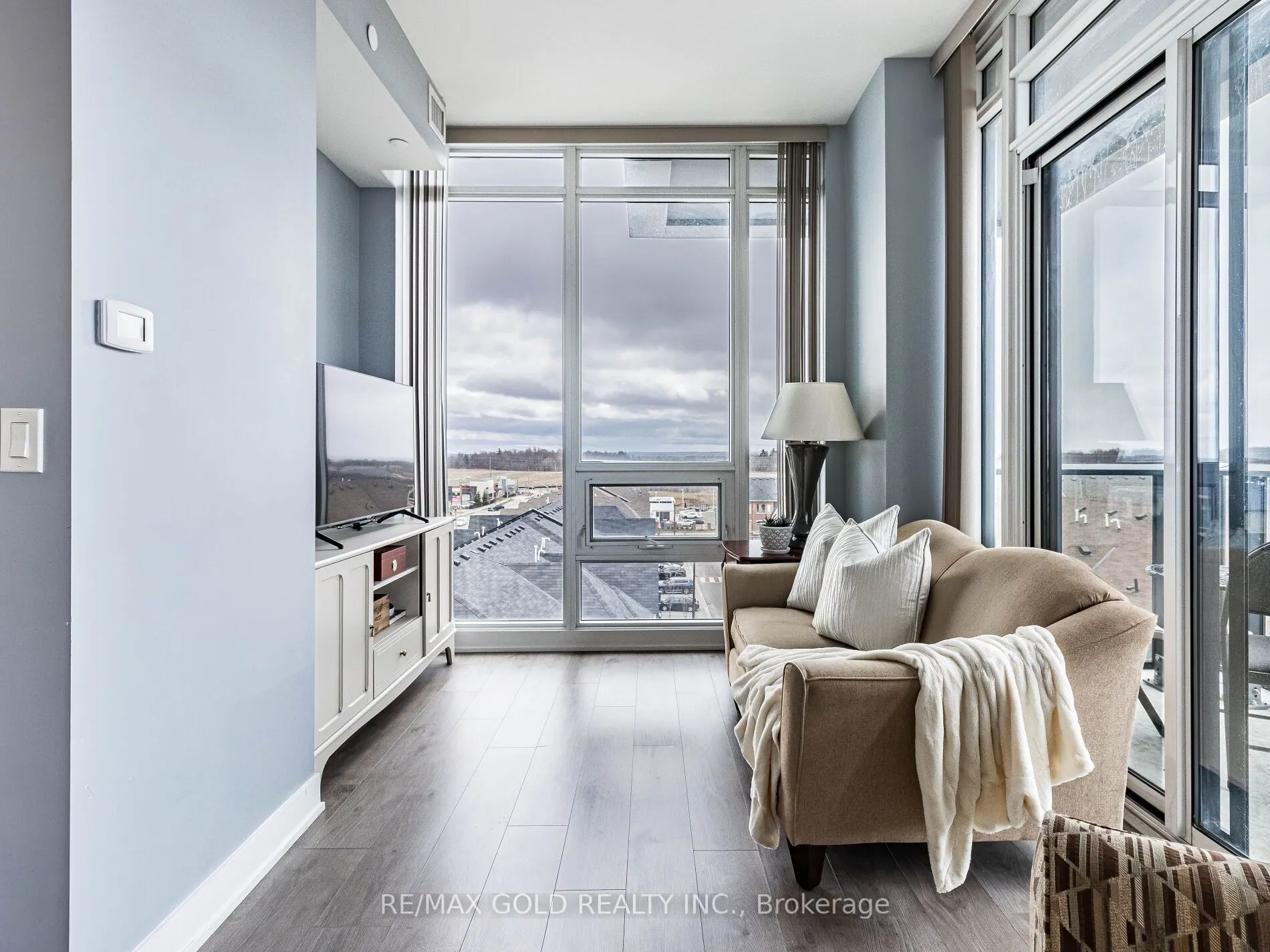 180 Veterans Drive, #609