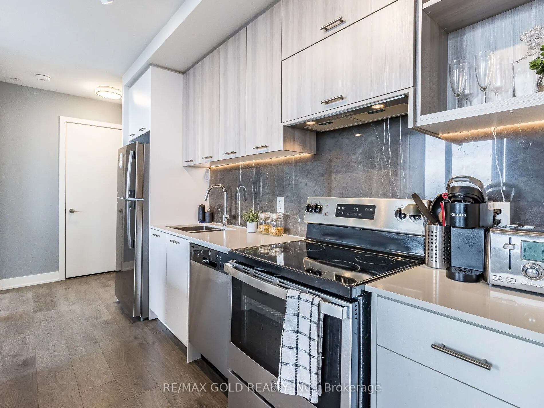 180 Veterans Drive, #609