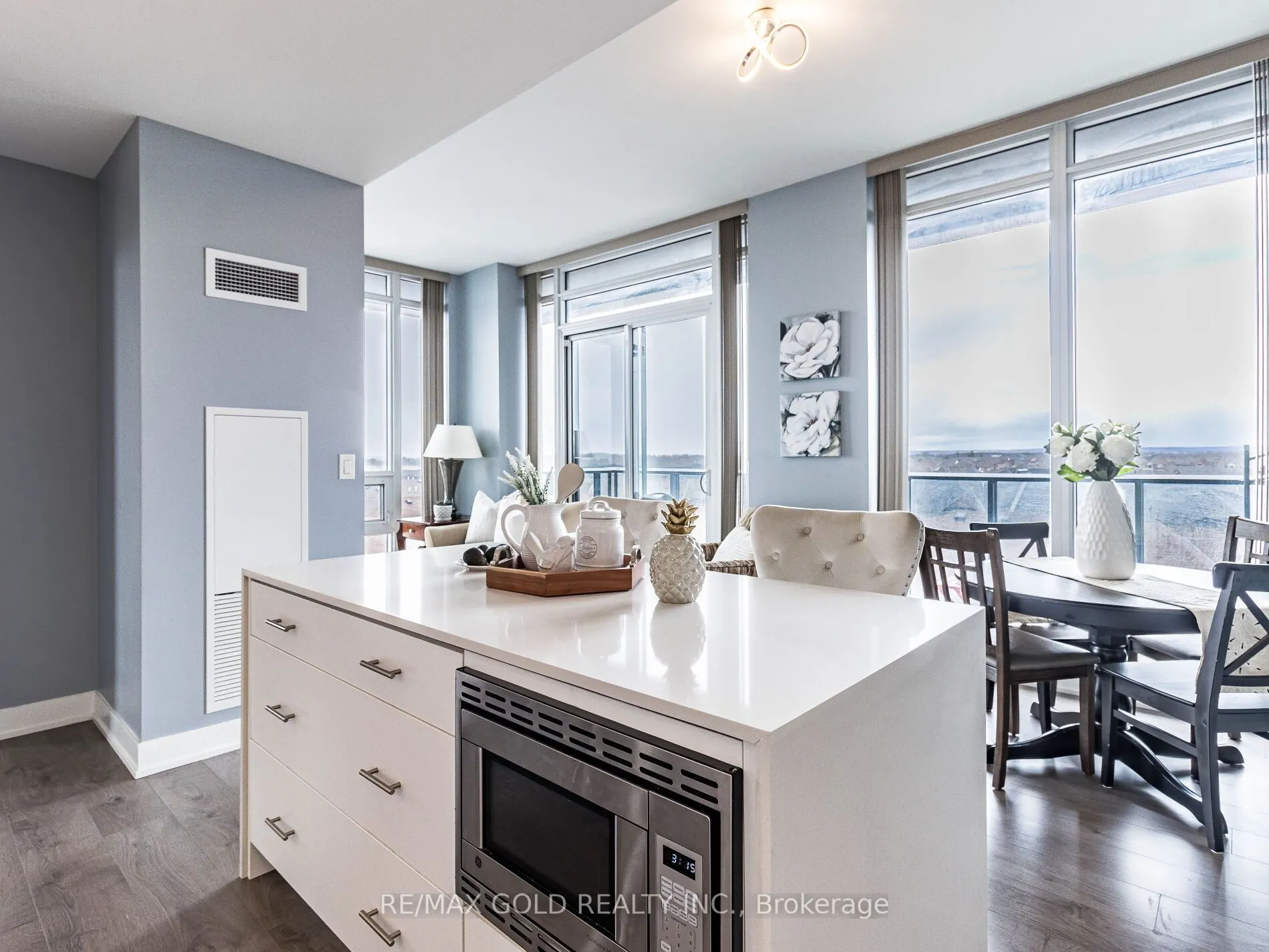 180 Veterans Drive, #609