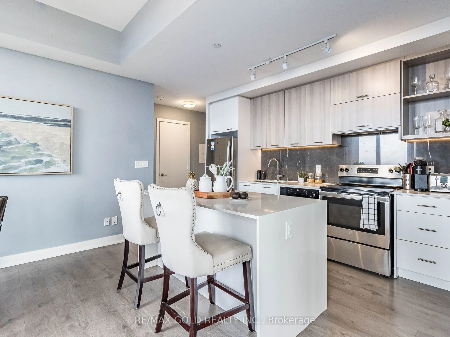 180 Veterans Drive, #609