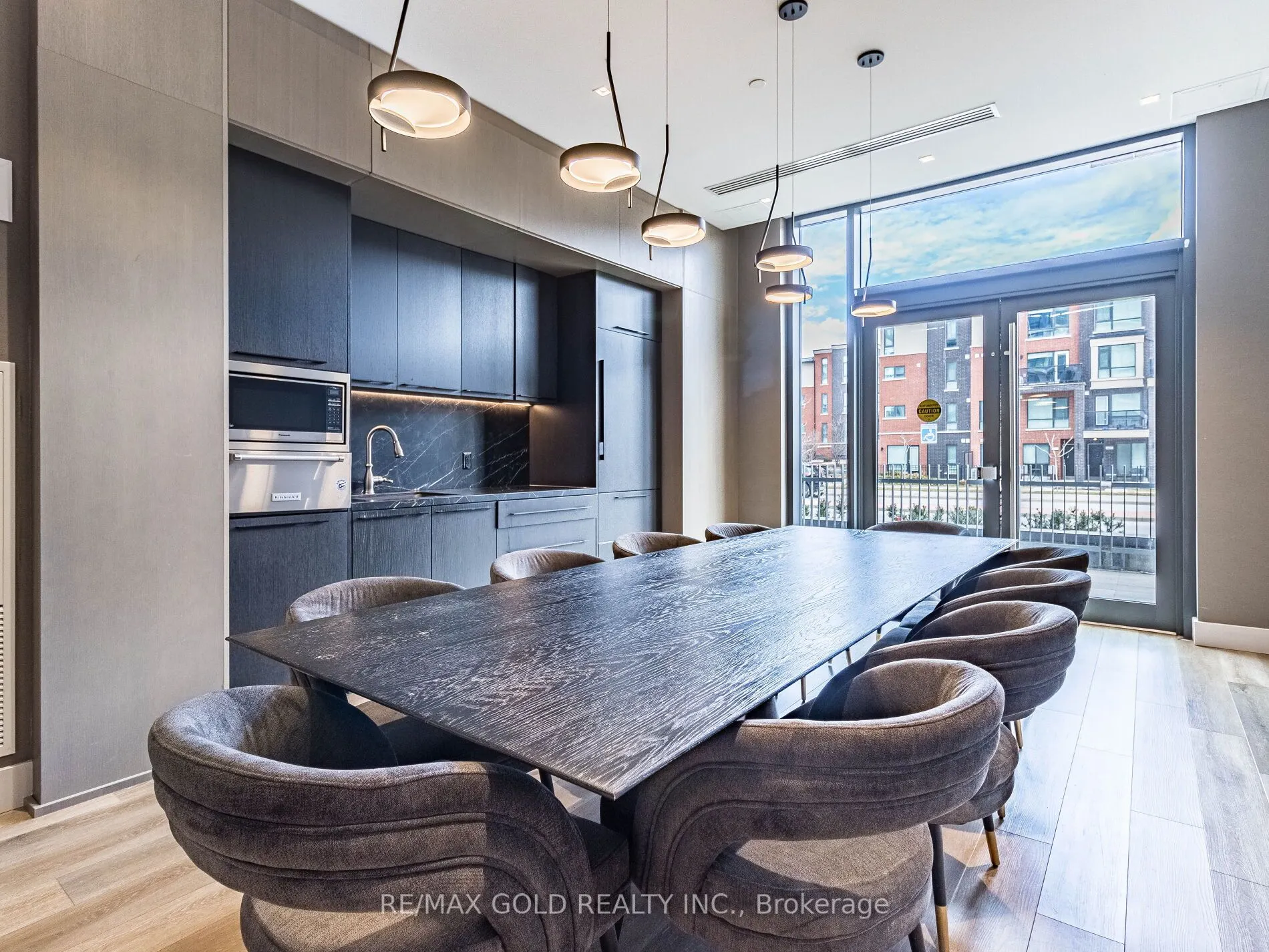 180 Veterans Drive, #609