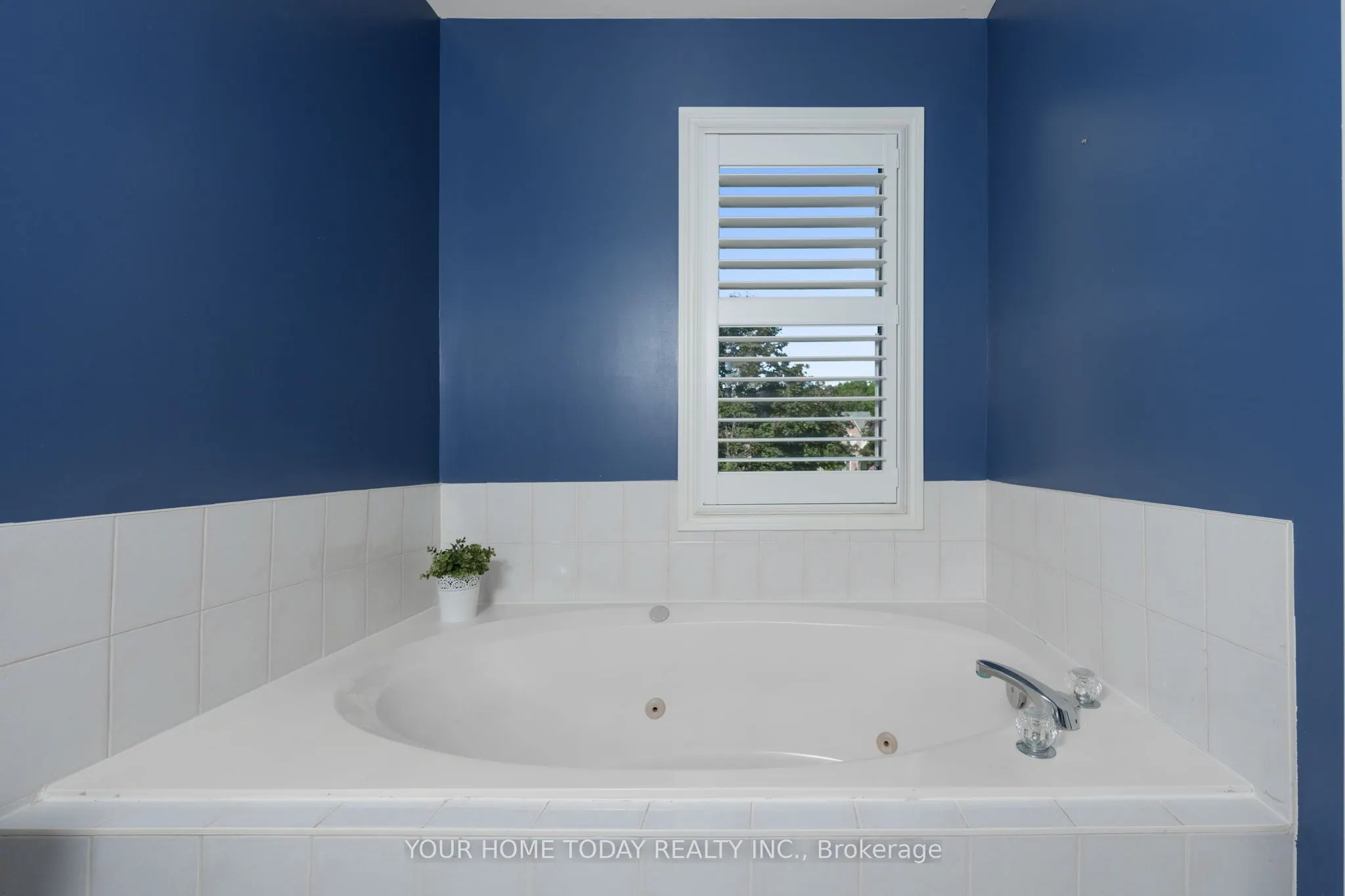 76 River Drive, #8