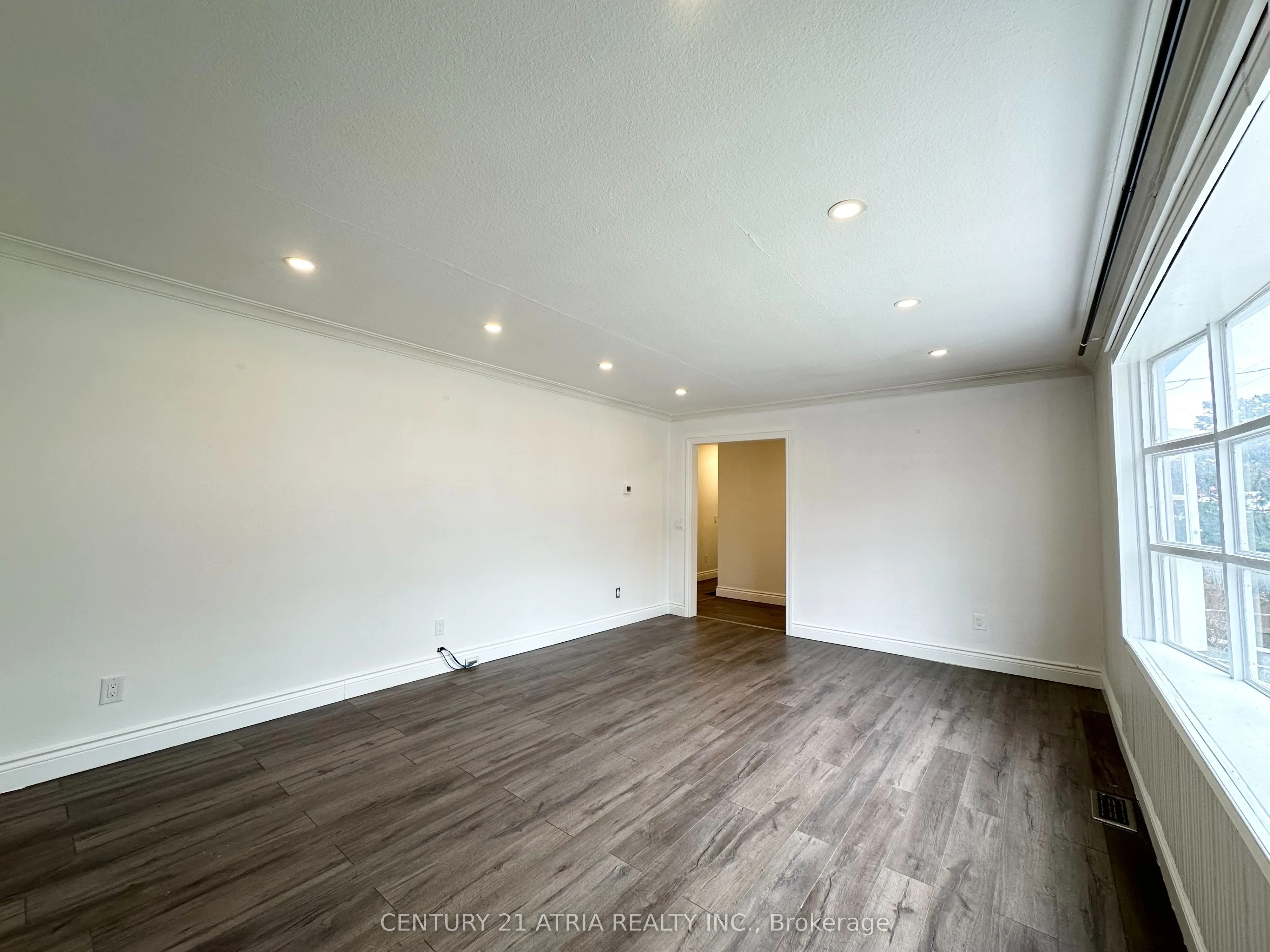 1070 Fergus Avenue, #Upper