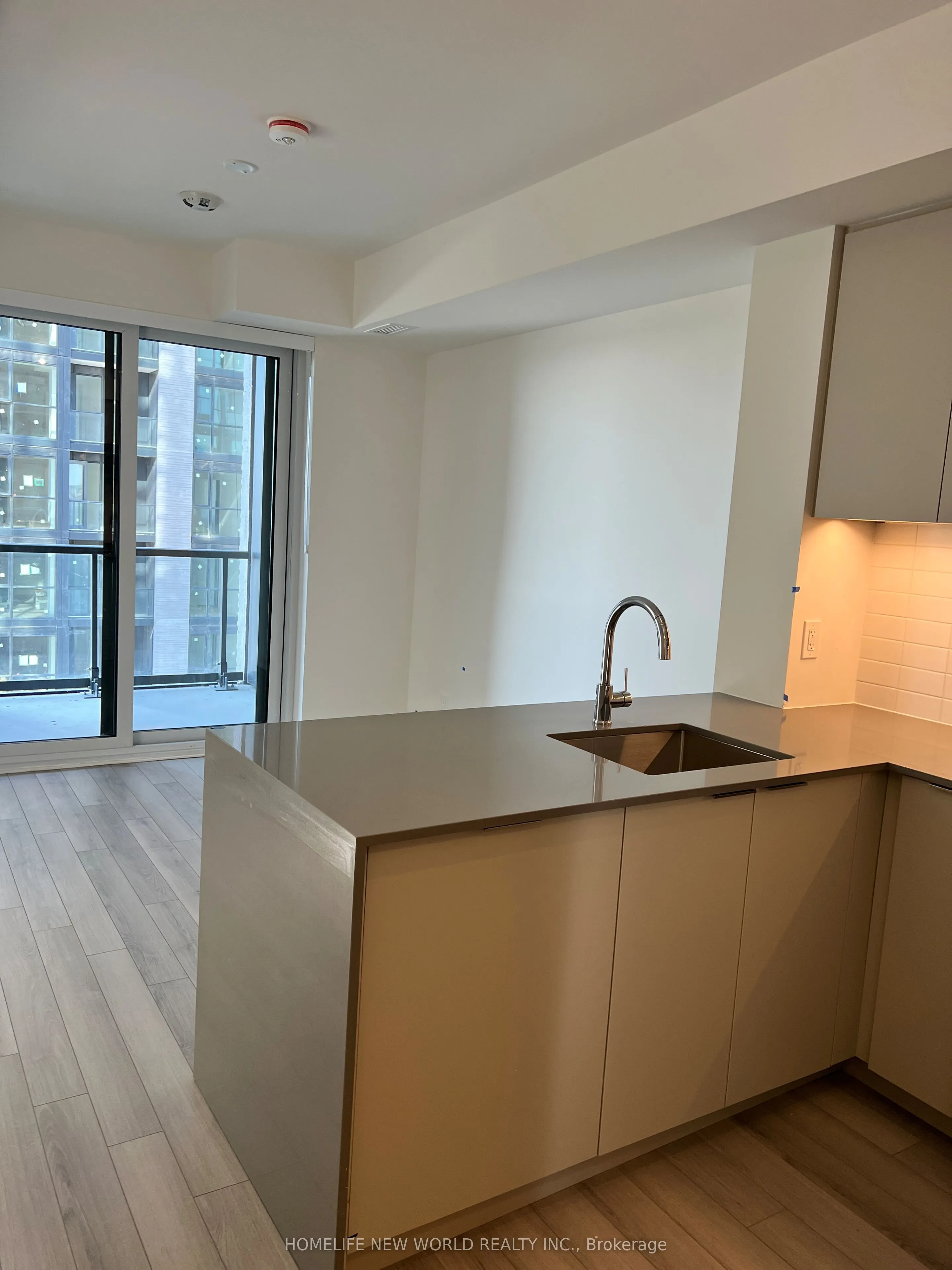 3079 Trafalgar Road, #810