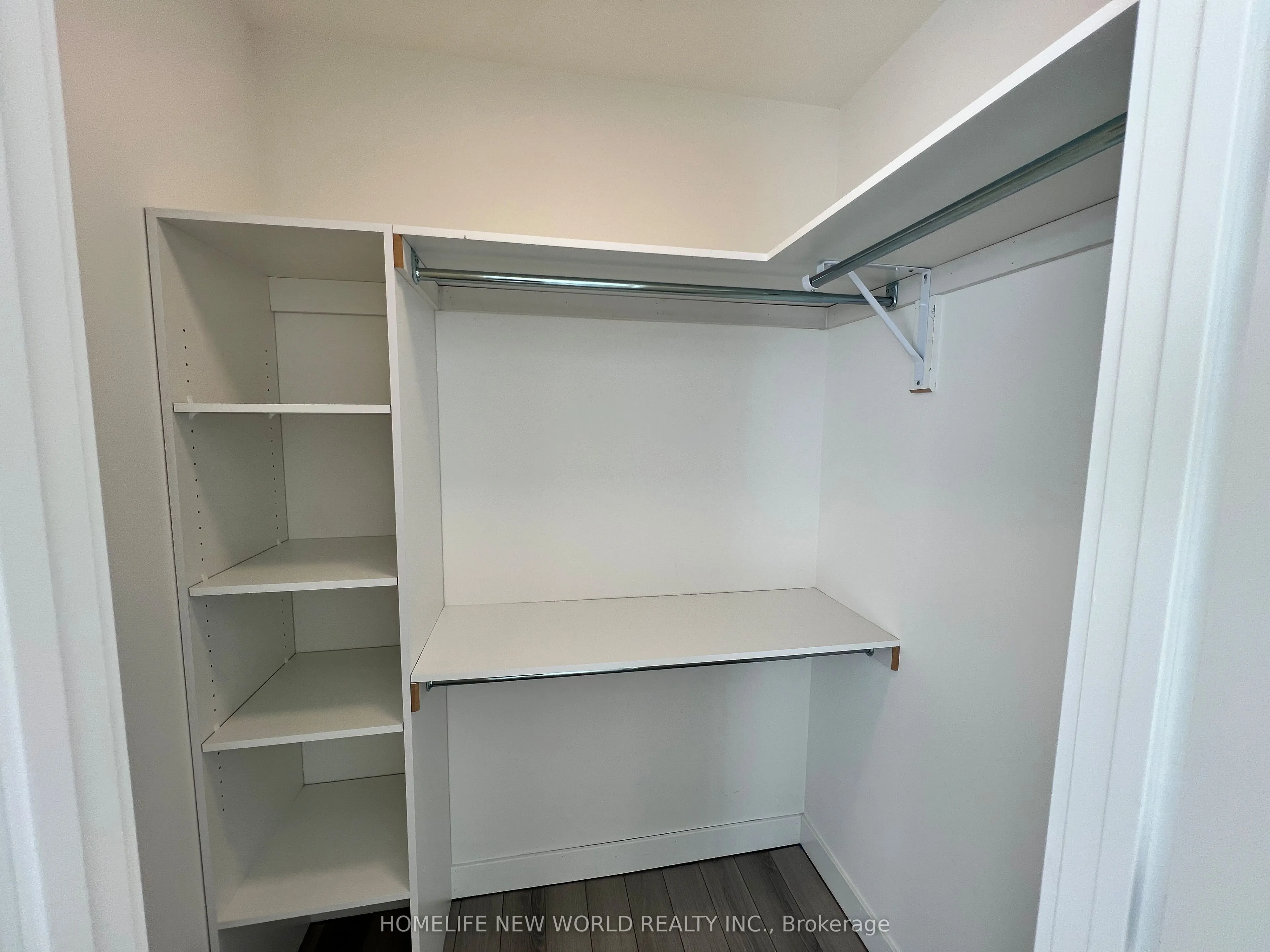 3079 Trafalgar Road, #810