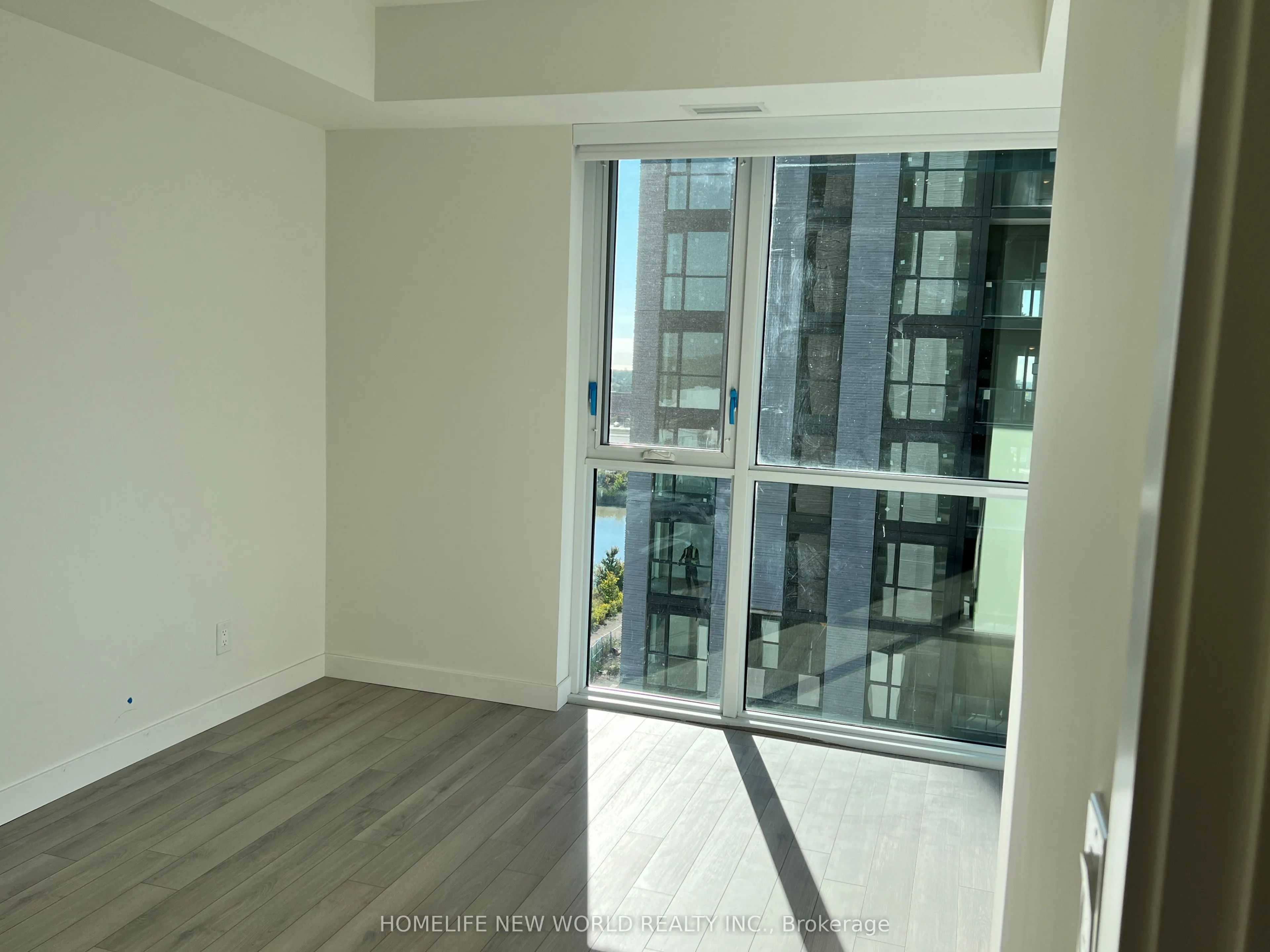 3079 Trafalgar Road, #810