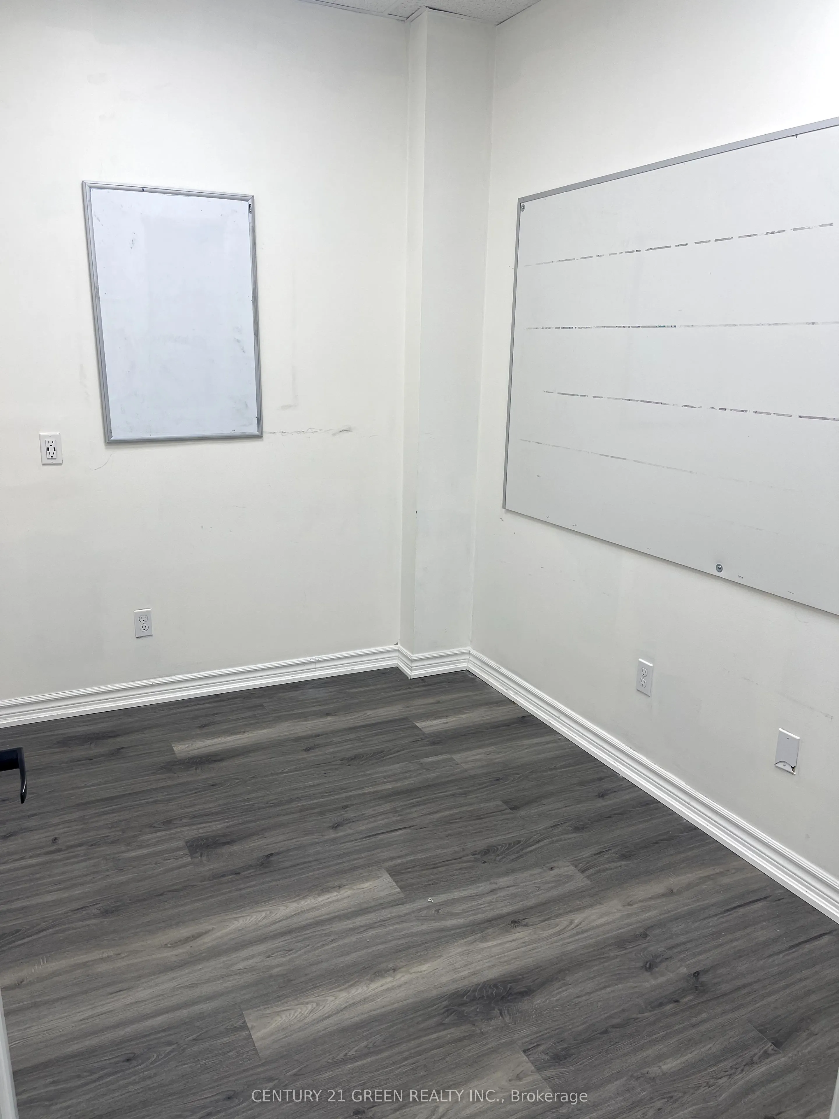 50 Steeles Avenue E, #216