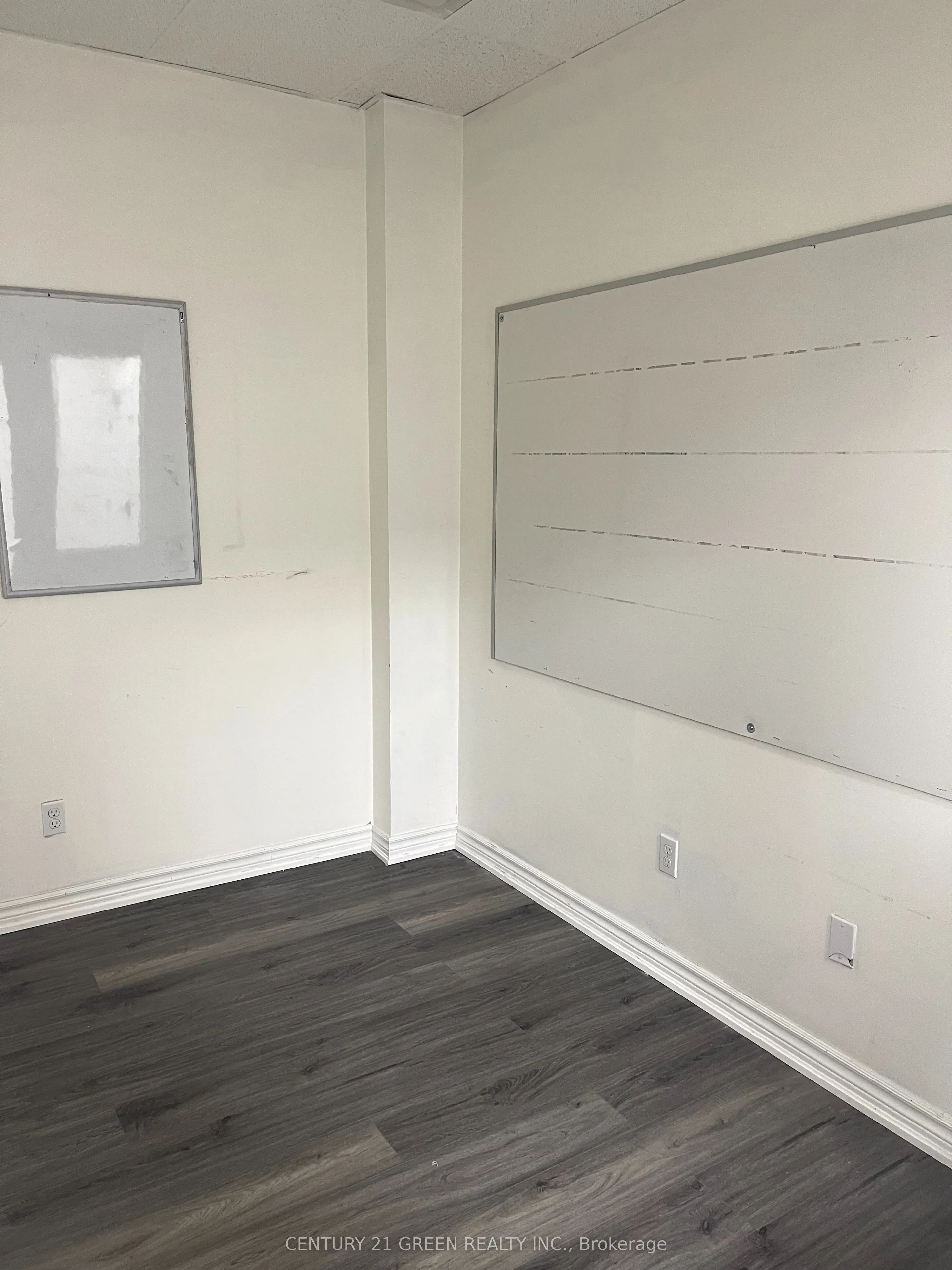 50 Steeles Avenue E, #216