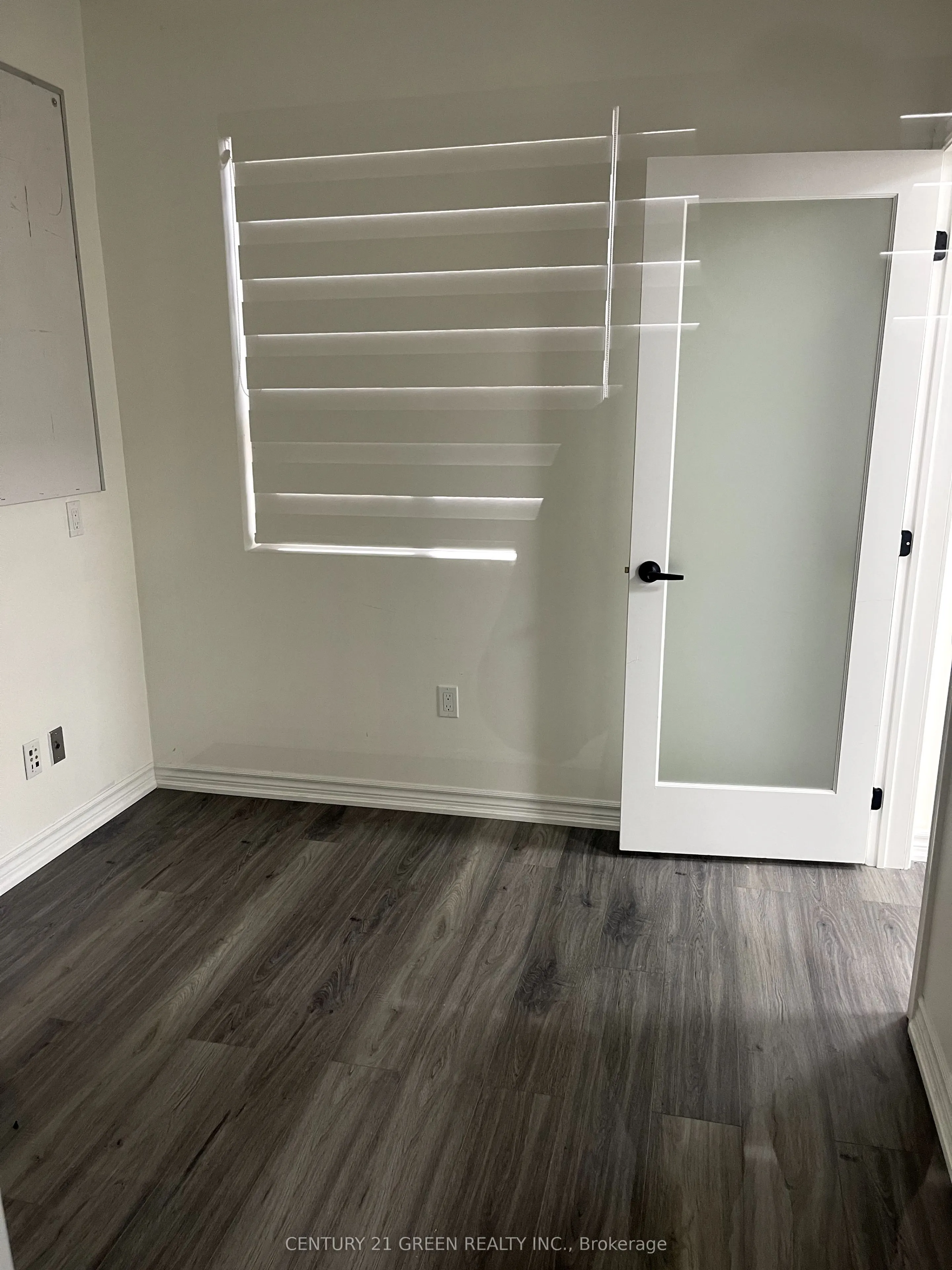 50 Steeles Avenue E, #216