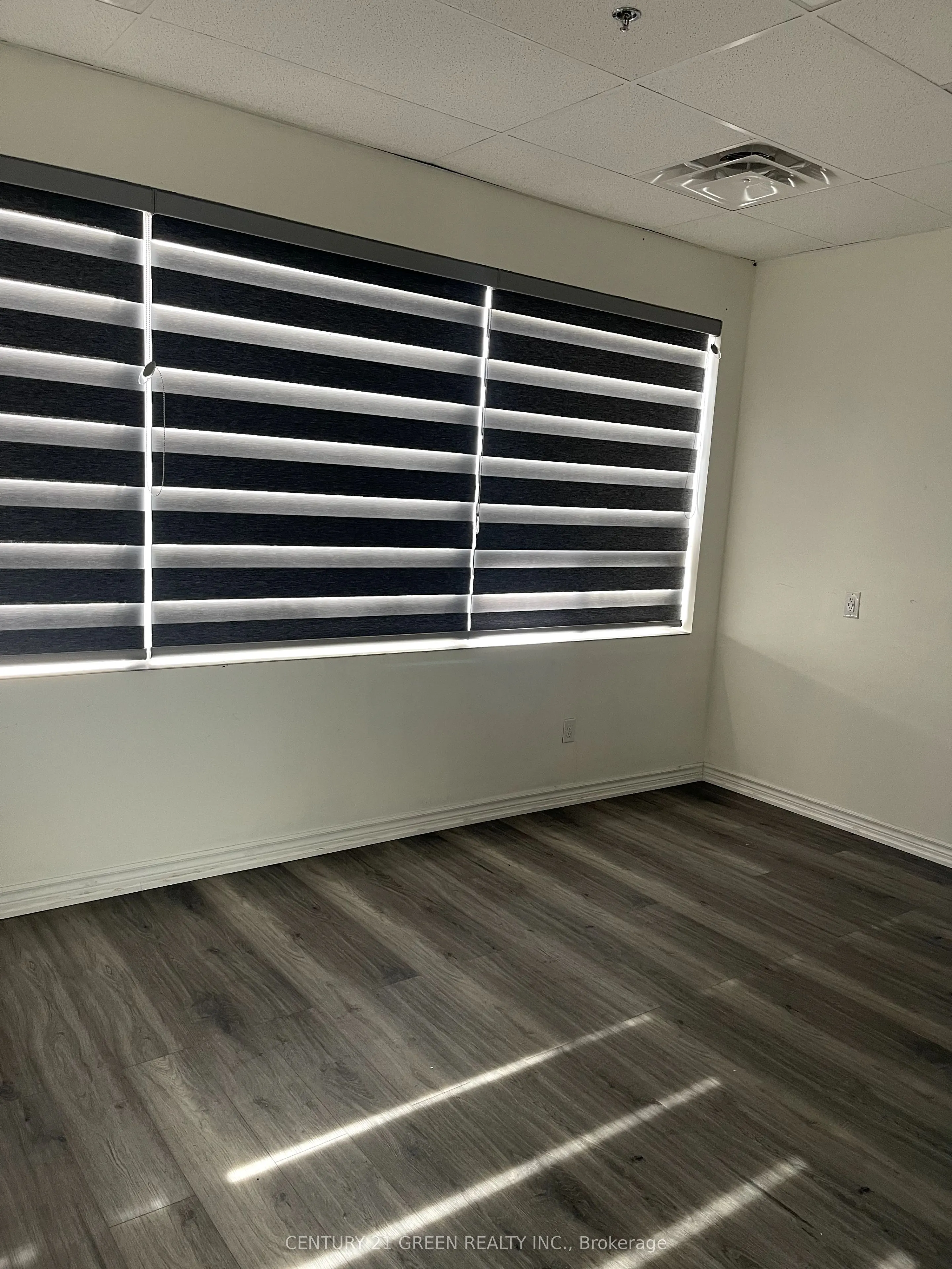 50 Steeles Avenue E, #216