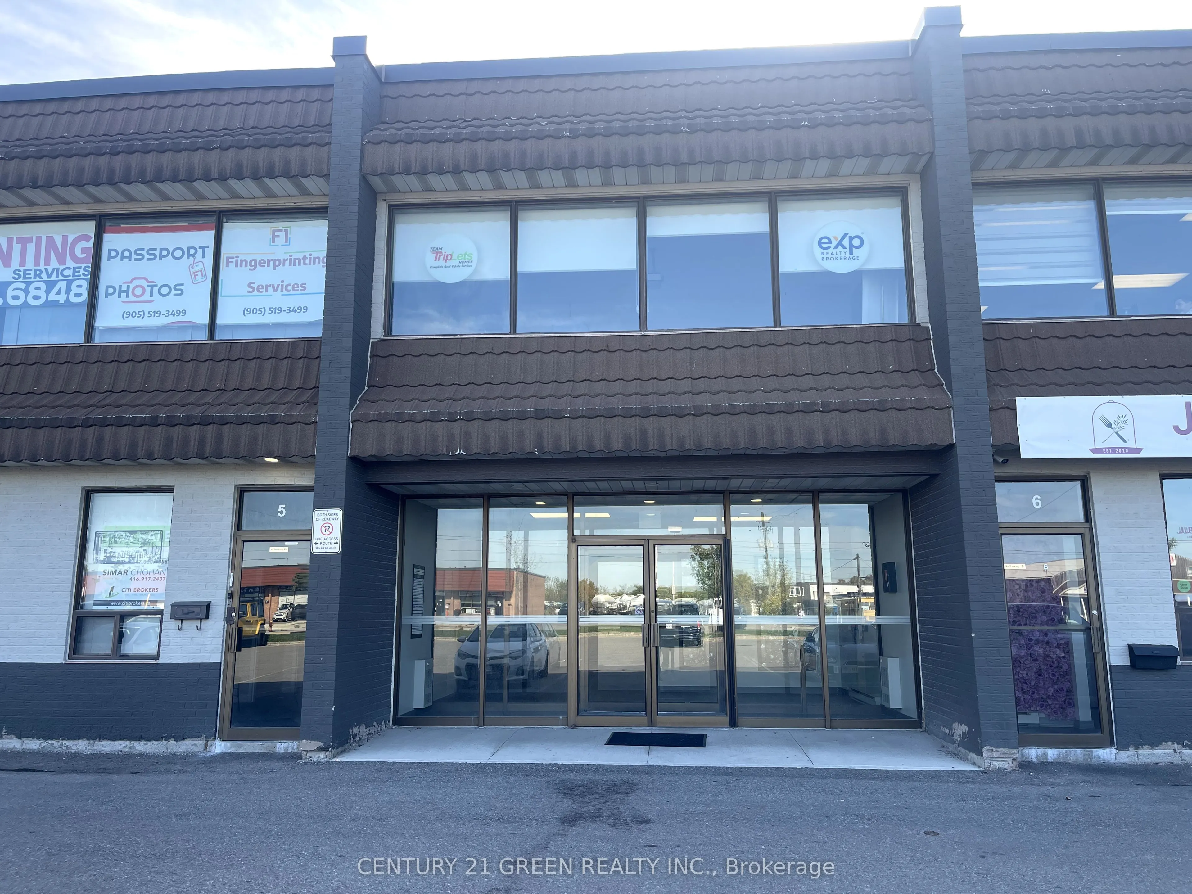 50 Steeles Avenue E, #216