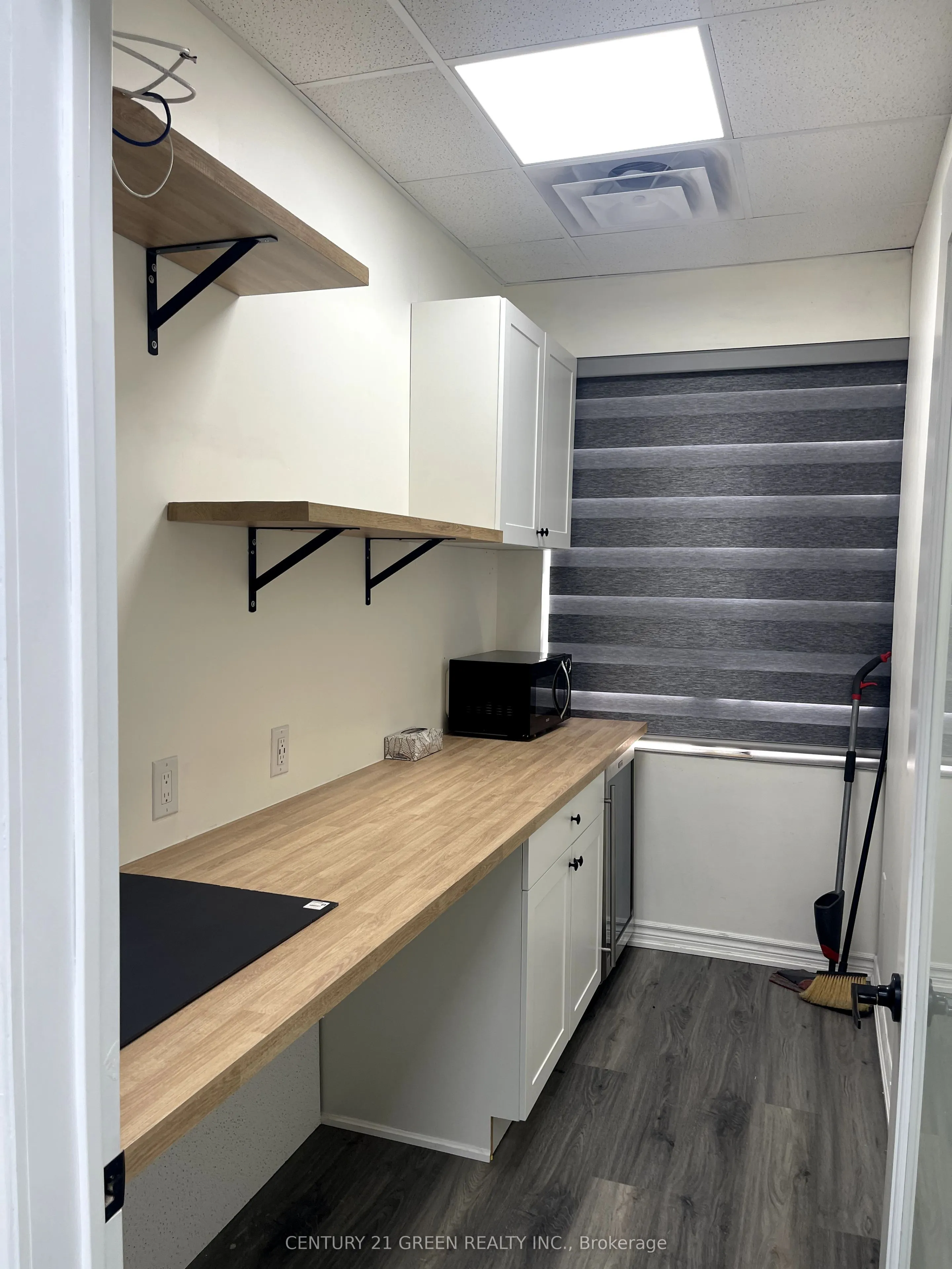50 Steeles Avenue E, #216