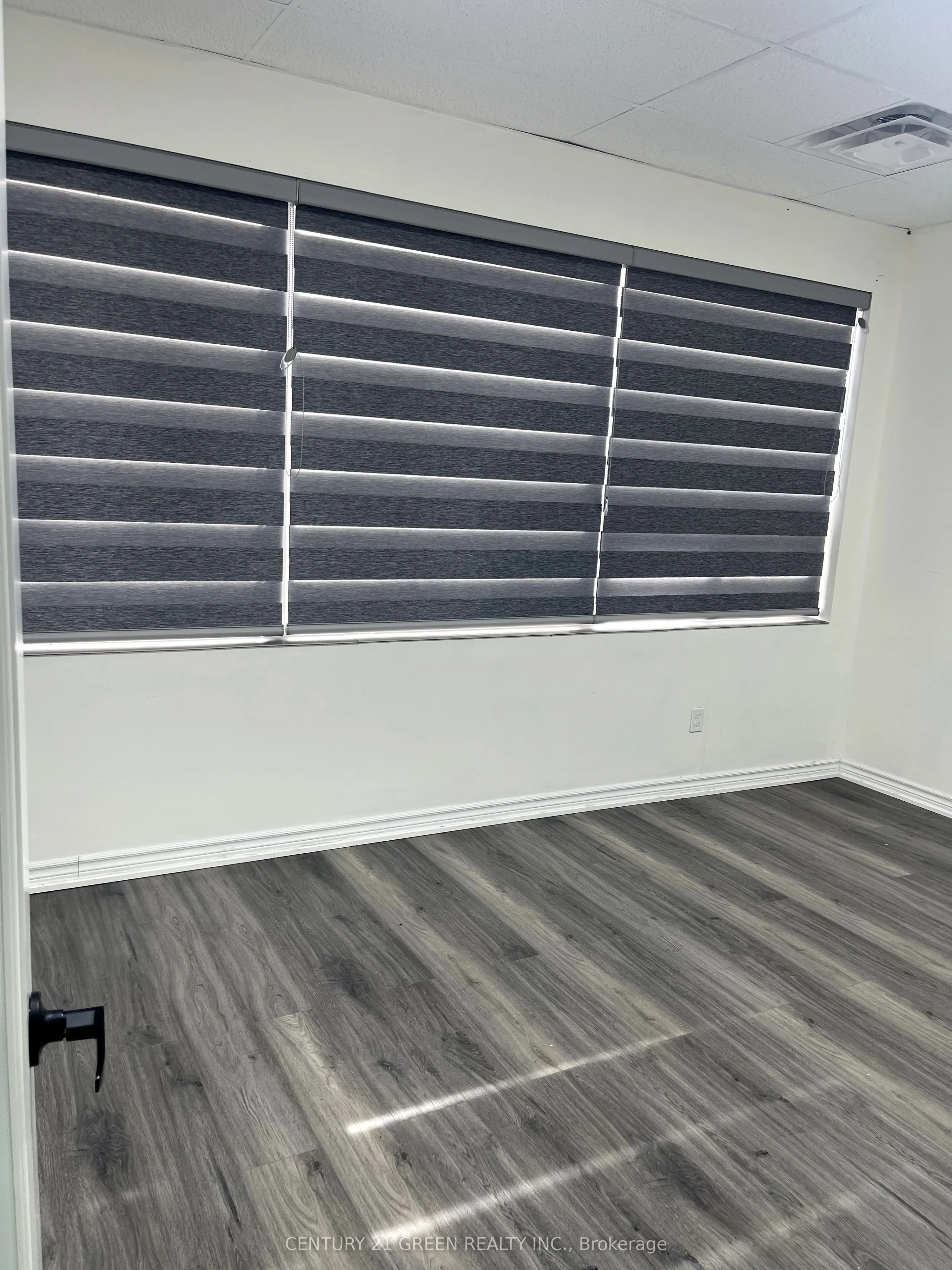 50 Steeles Avenue E, #216