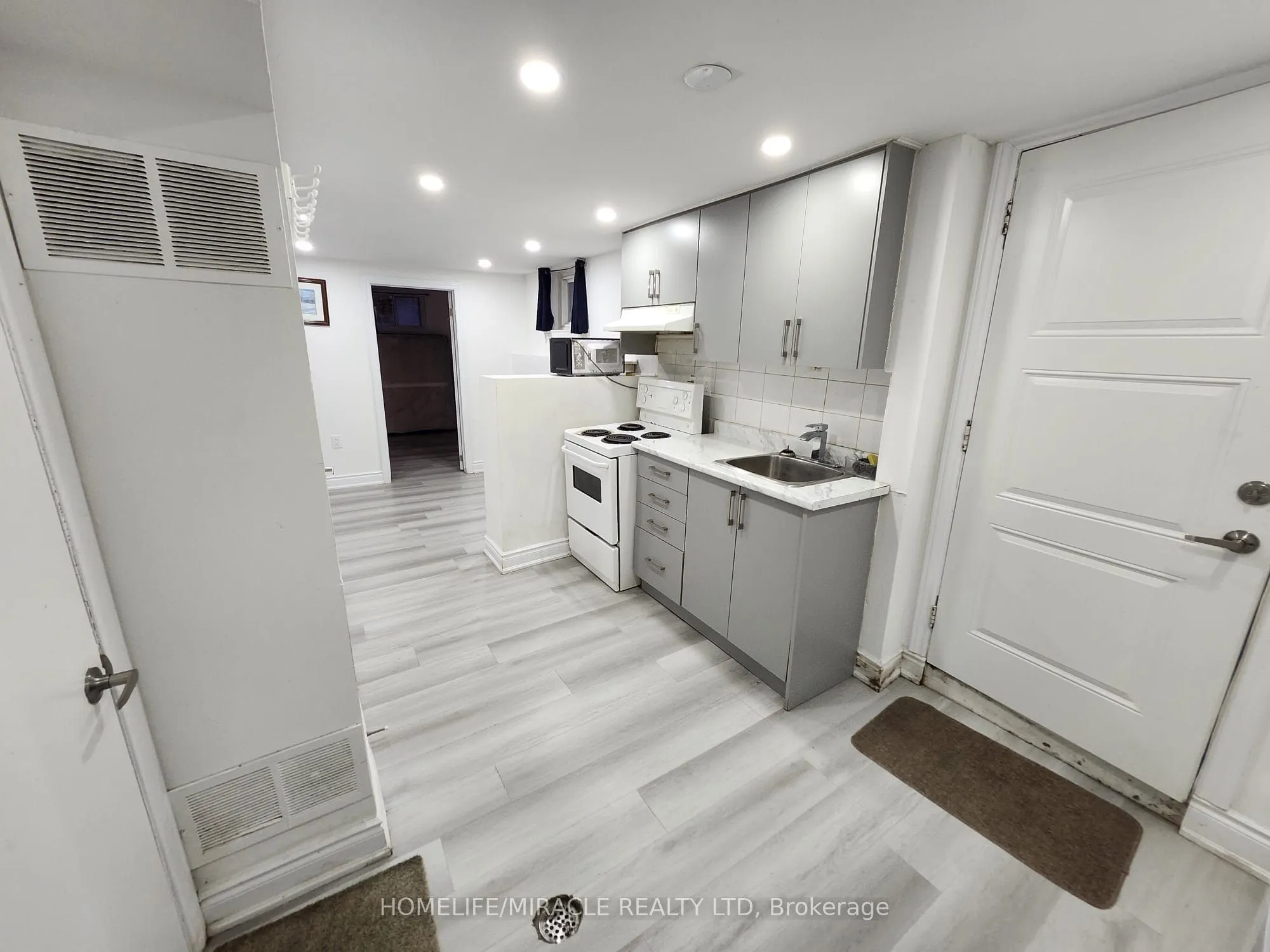 40 Corby Crescent, #BSMT