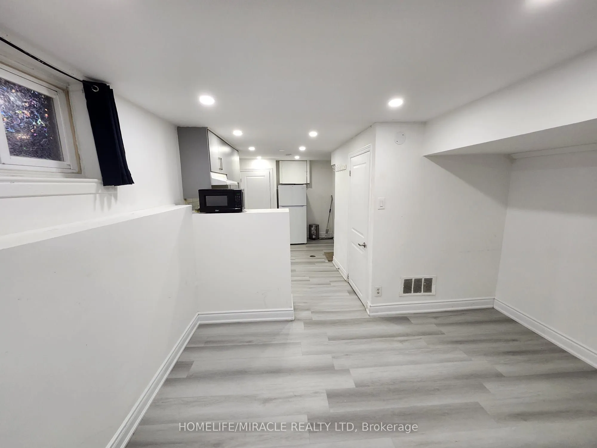 40 Corby Crescent, #BSMT