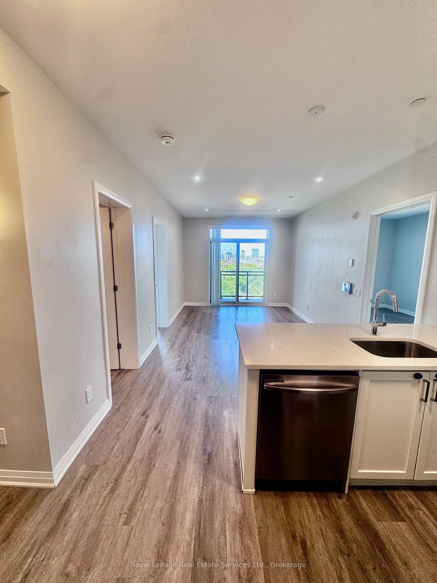 95 Dundas Street W, #511