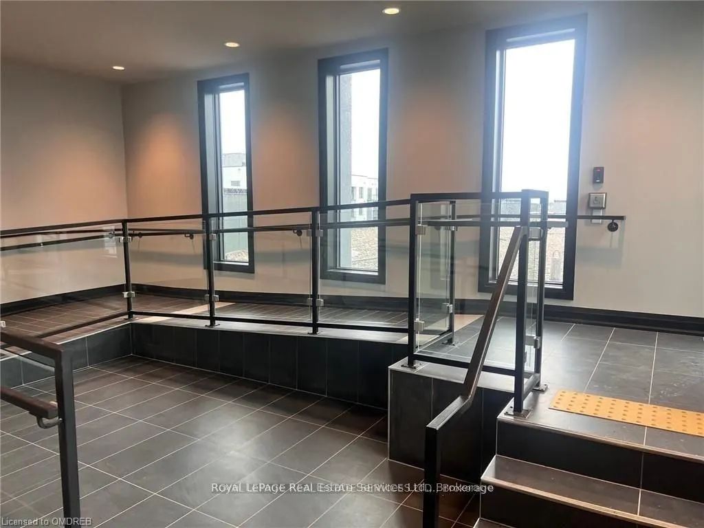 95 Dundas Street W, #511