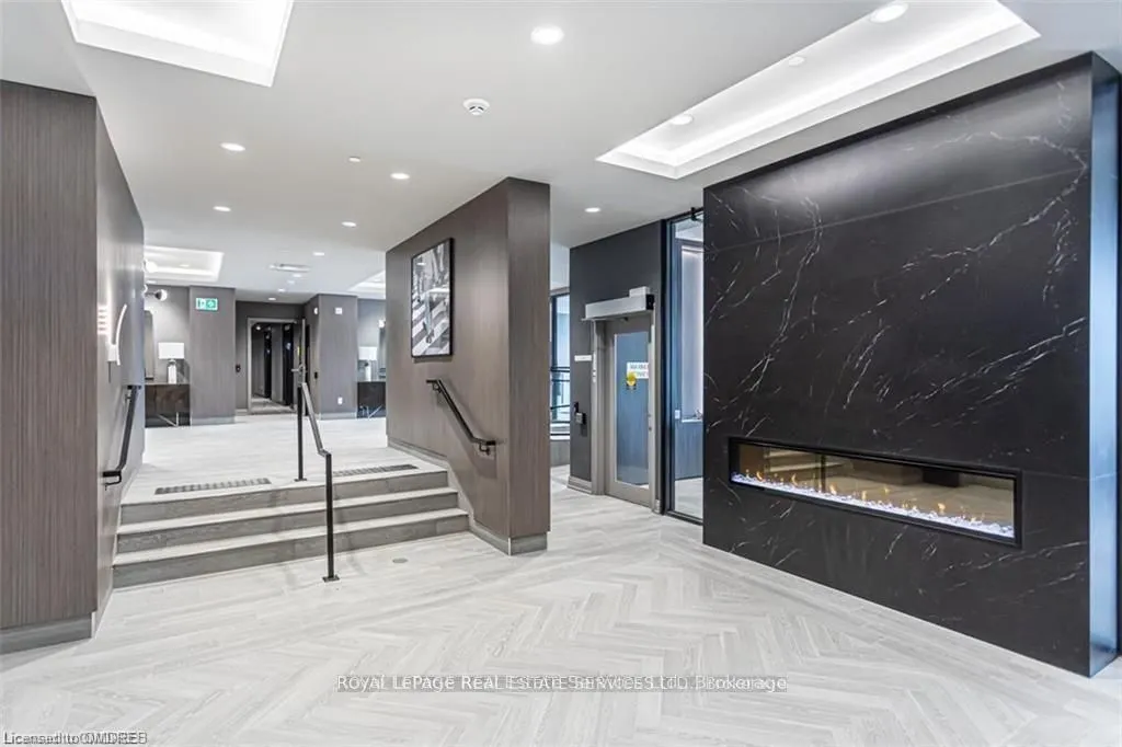 95 Dundas Street W, #511