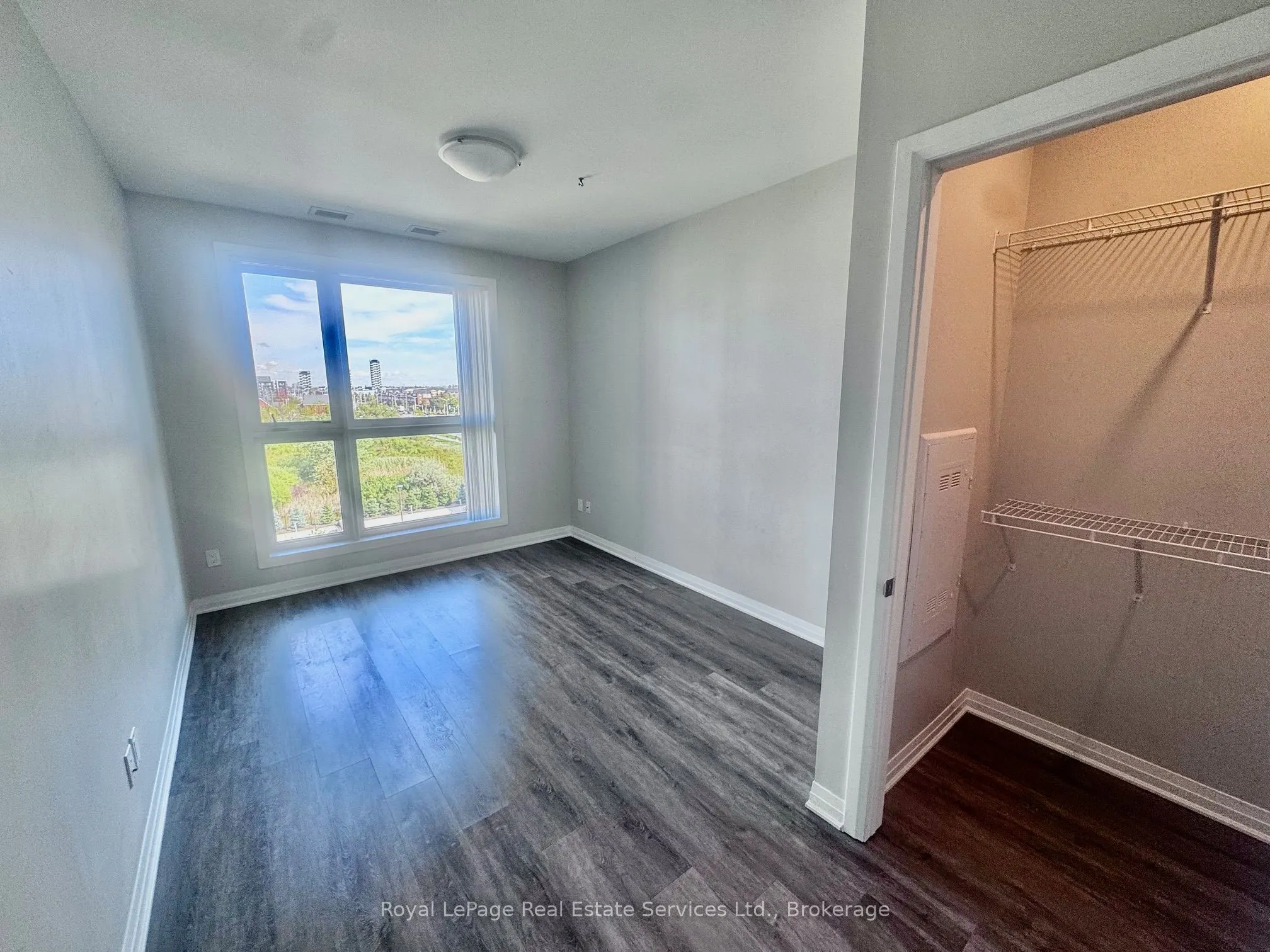 95 Dundas Street W, #511