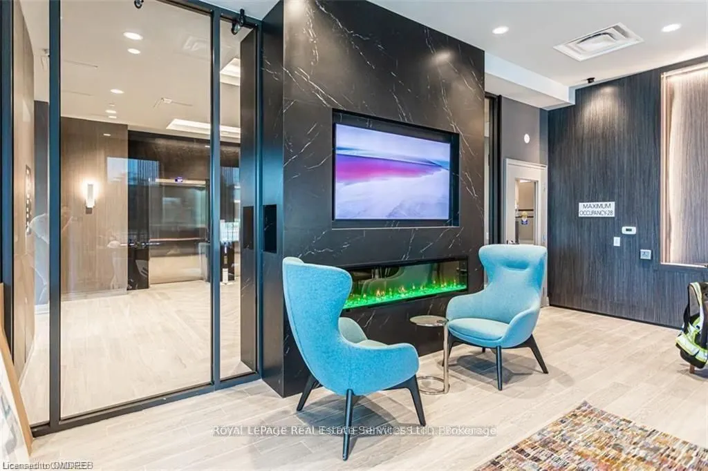 95 Dundas Street W, #511
