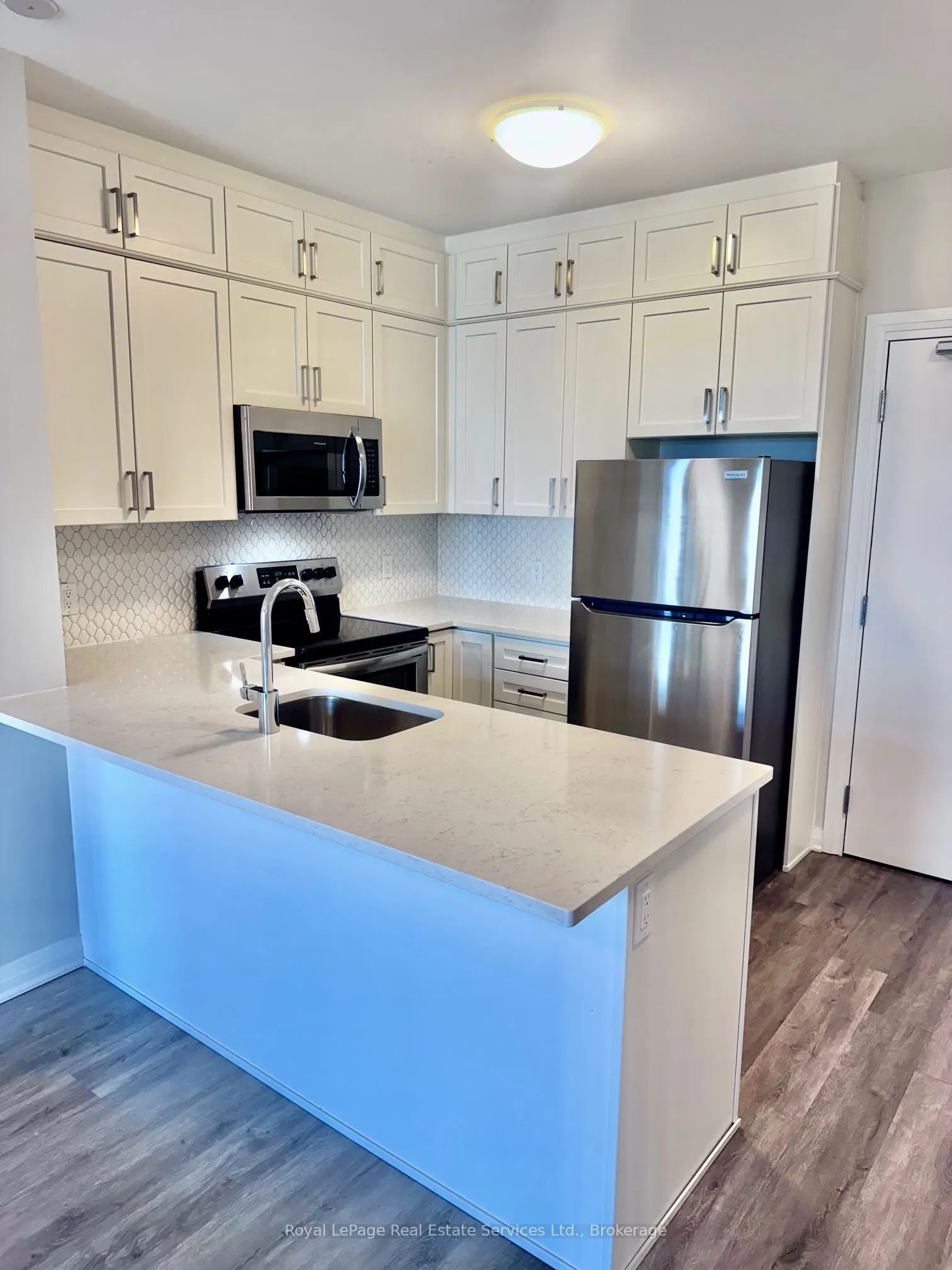 95 Dundas Street W, #511