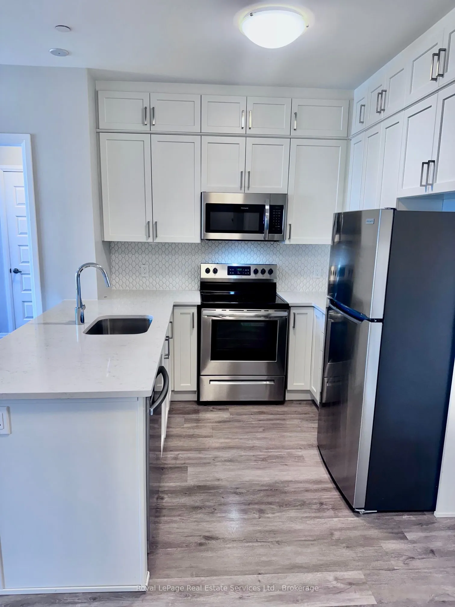 95 Dundas Street W, #511