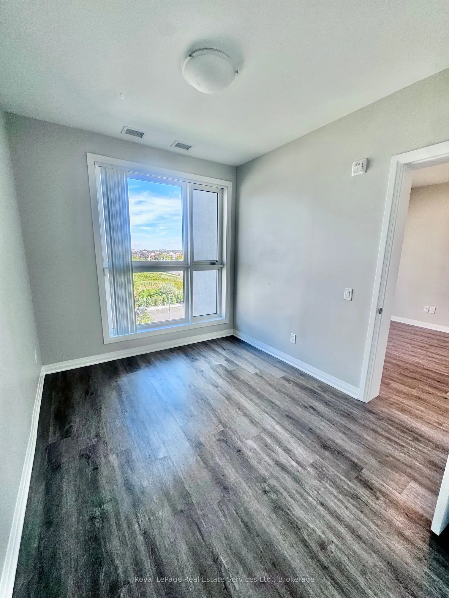 95 Dundas Street W, #511