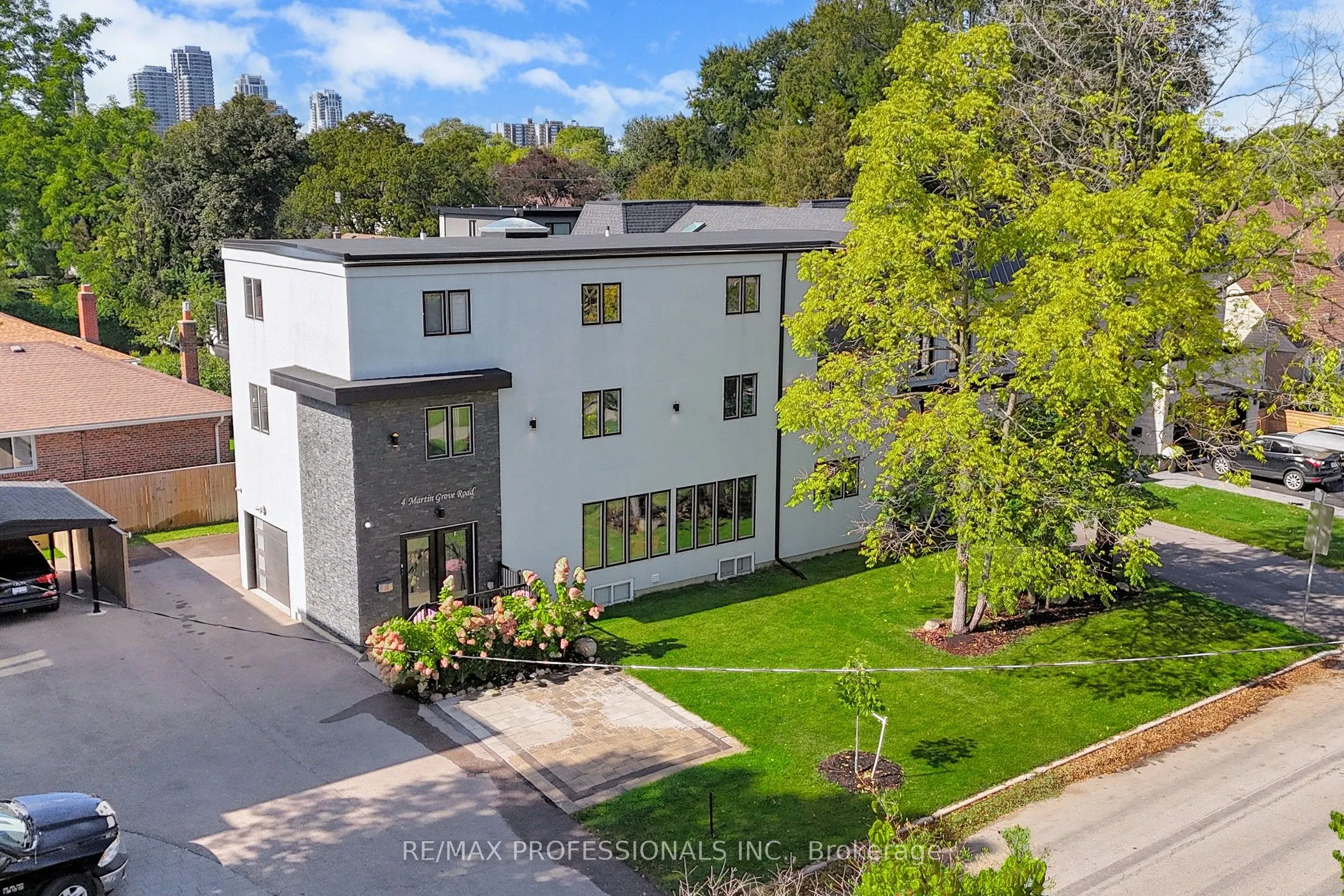 4 Martin Grove Road