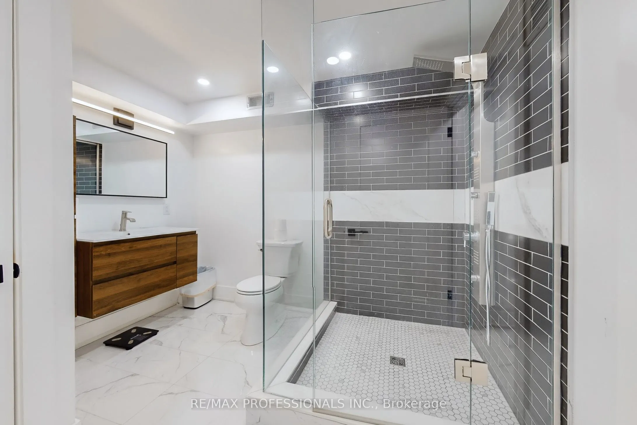 4 Martin Grove Road
