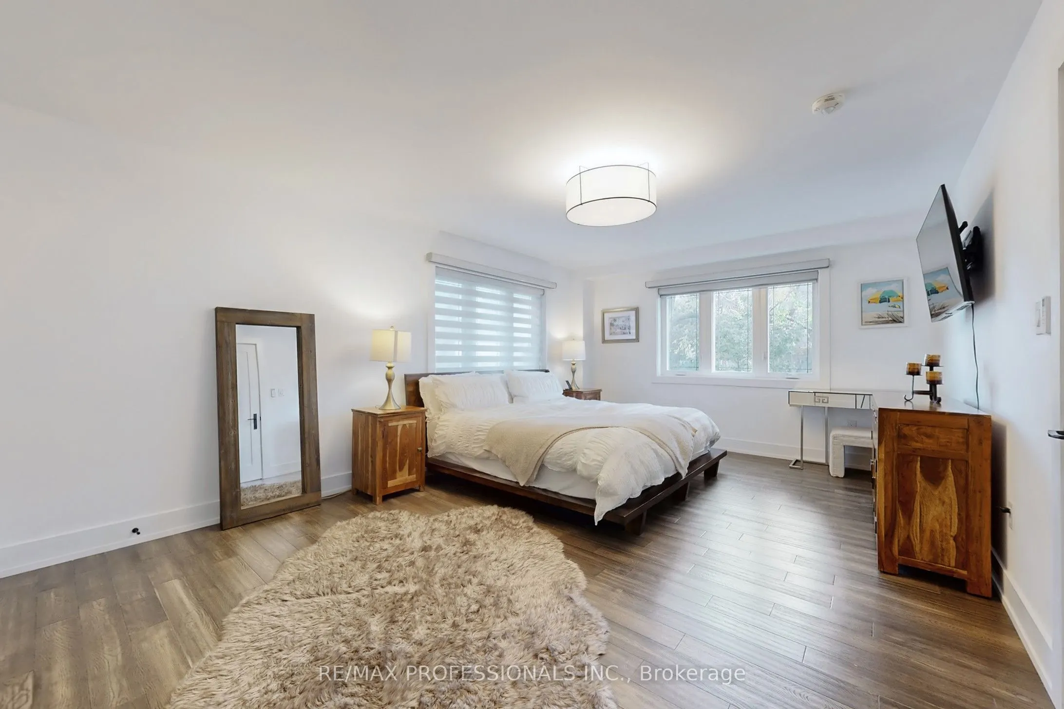 4 Martin Grove Road