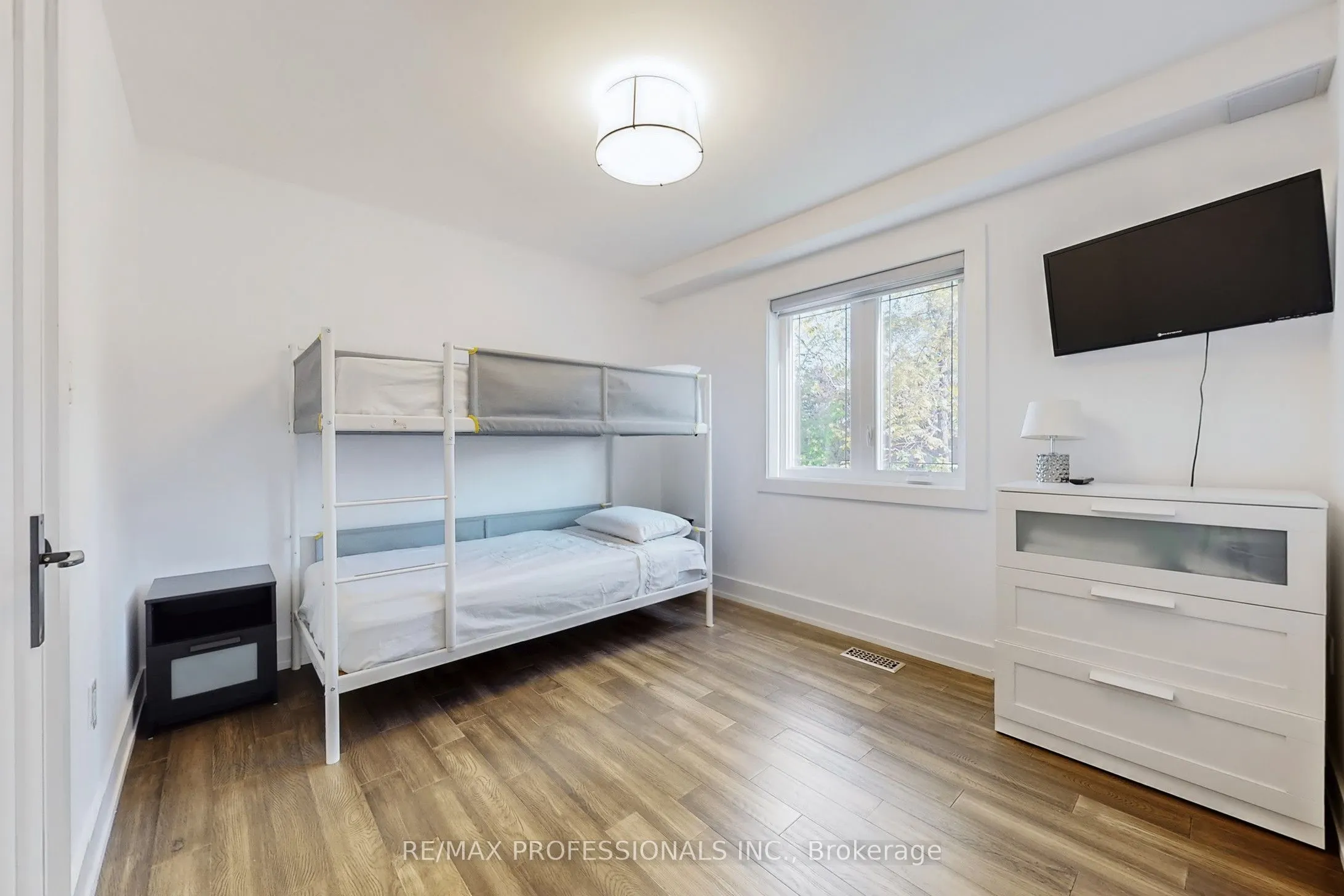 4 Martin Grove Road