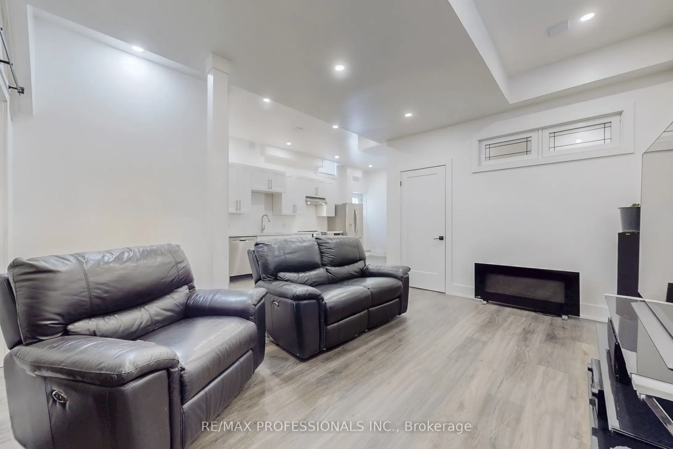 4 Martin Grove Road