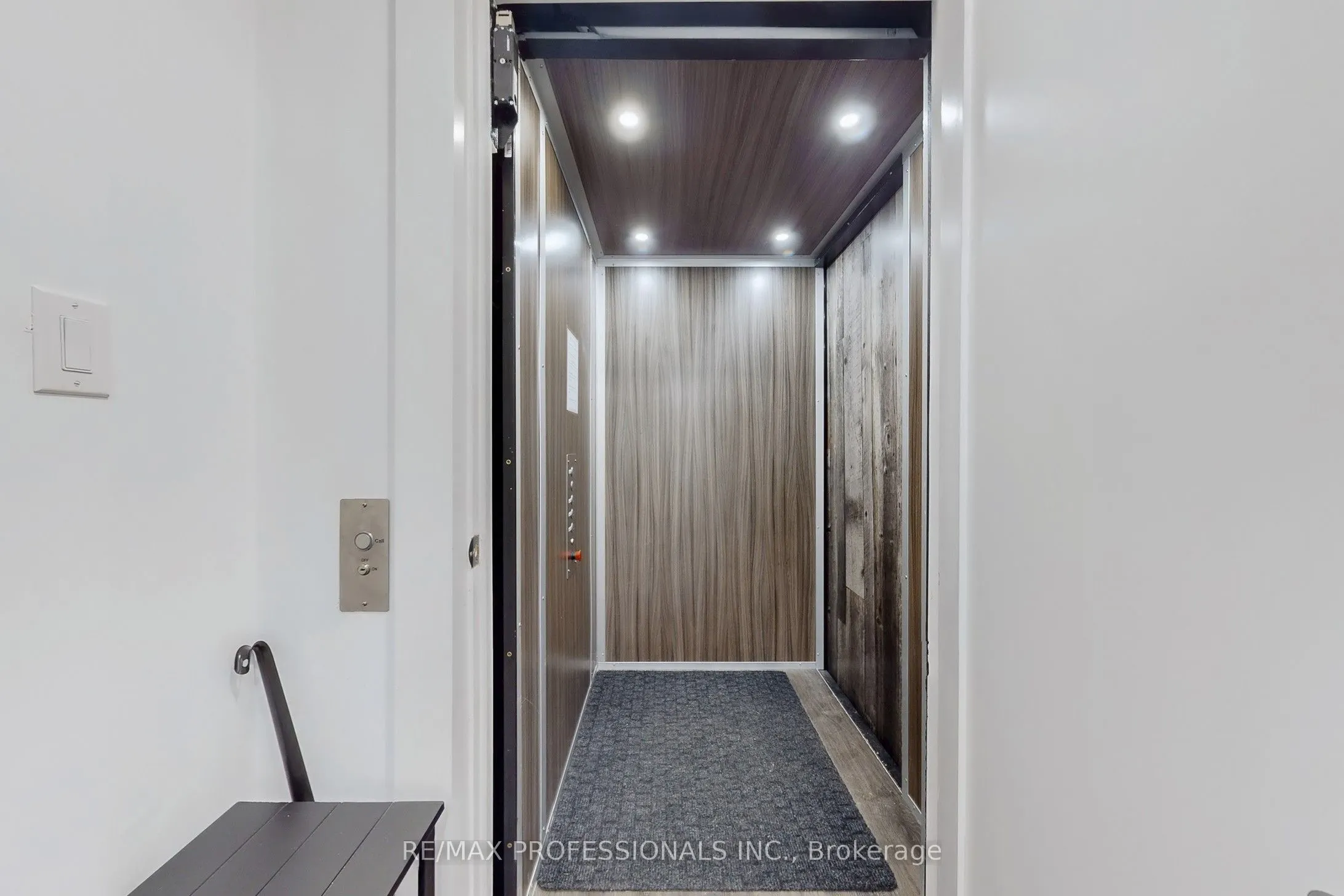 4 Martin Grove Road