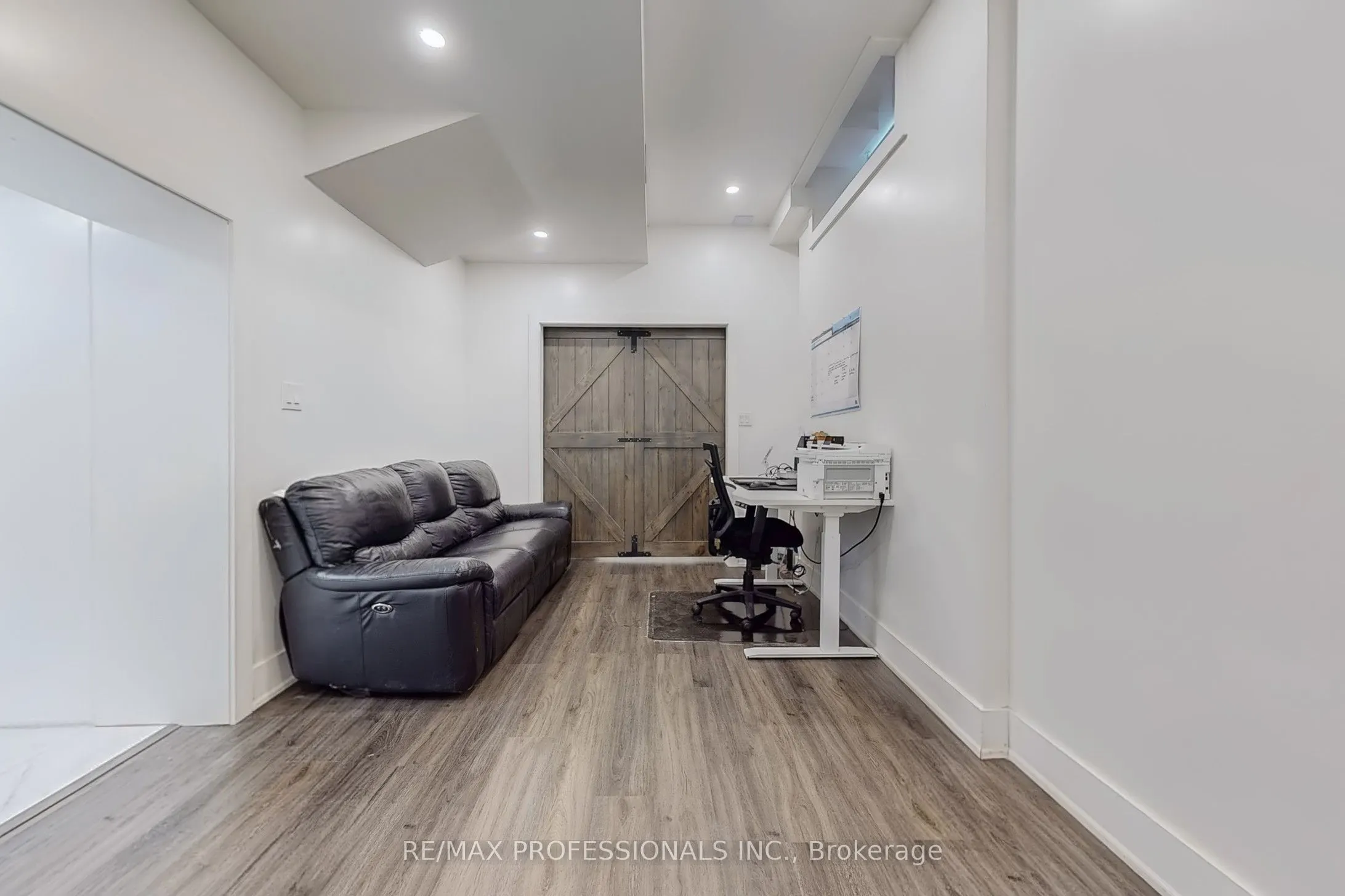 4 Martin Grove Road